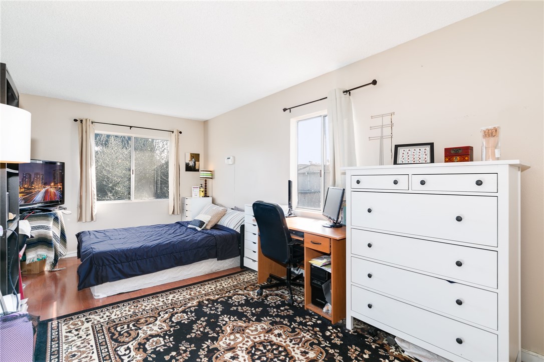 7321 Lennox AVE Unit: H1