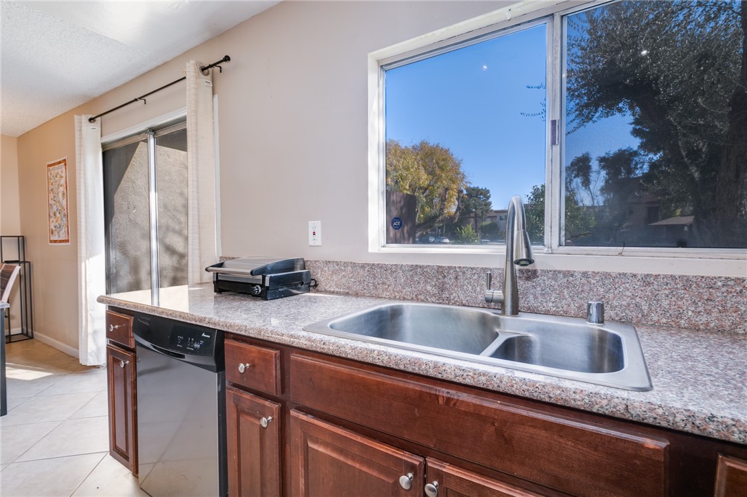 7321 Lennox AVE Unit: H1