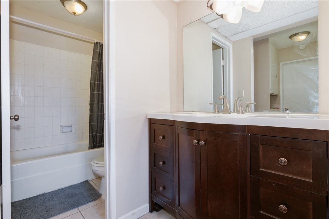 7321 Lennox AVE Unit: H1