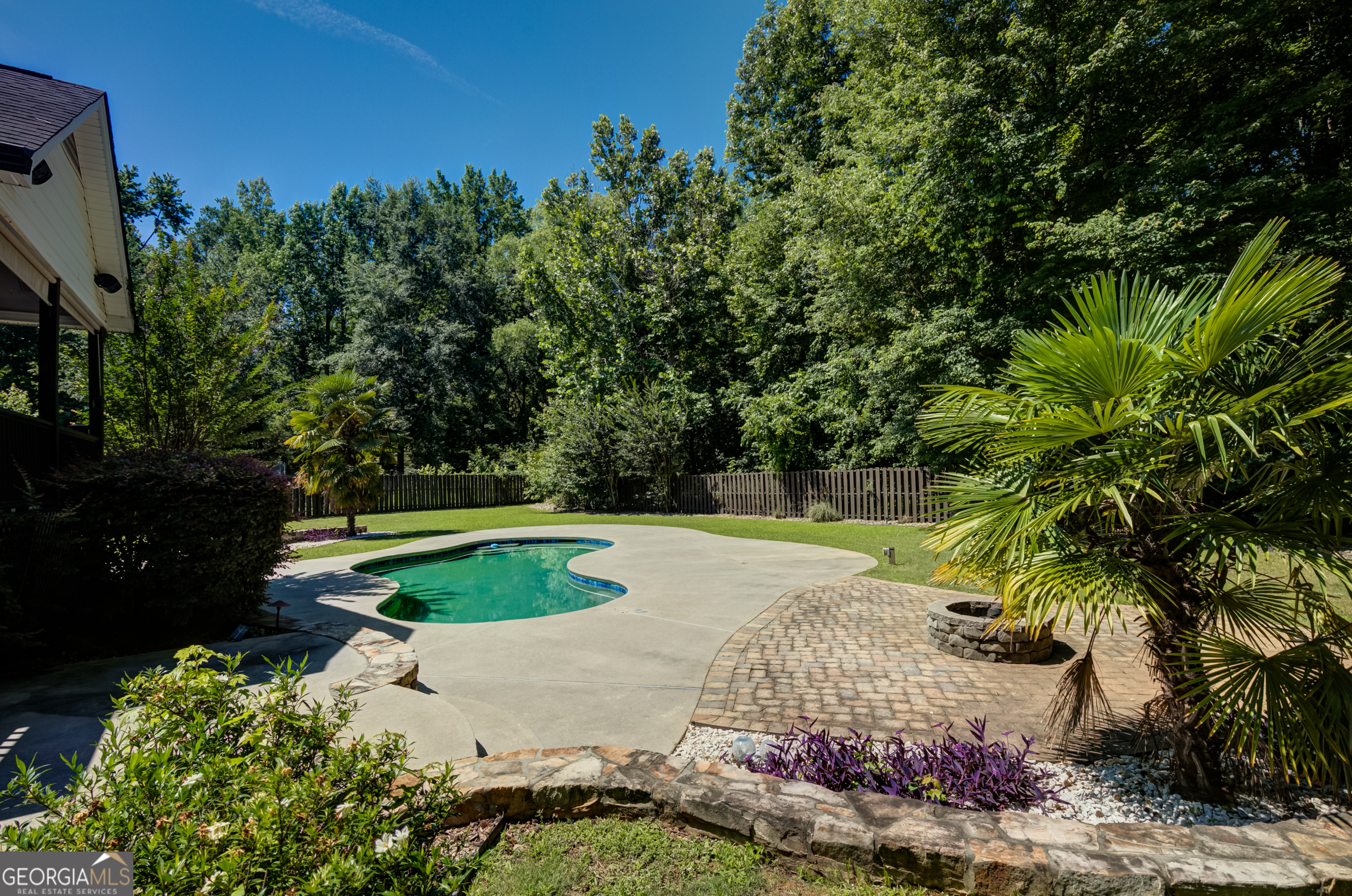 37 Forest Point