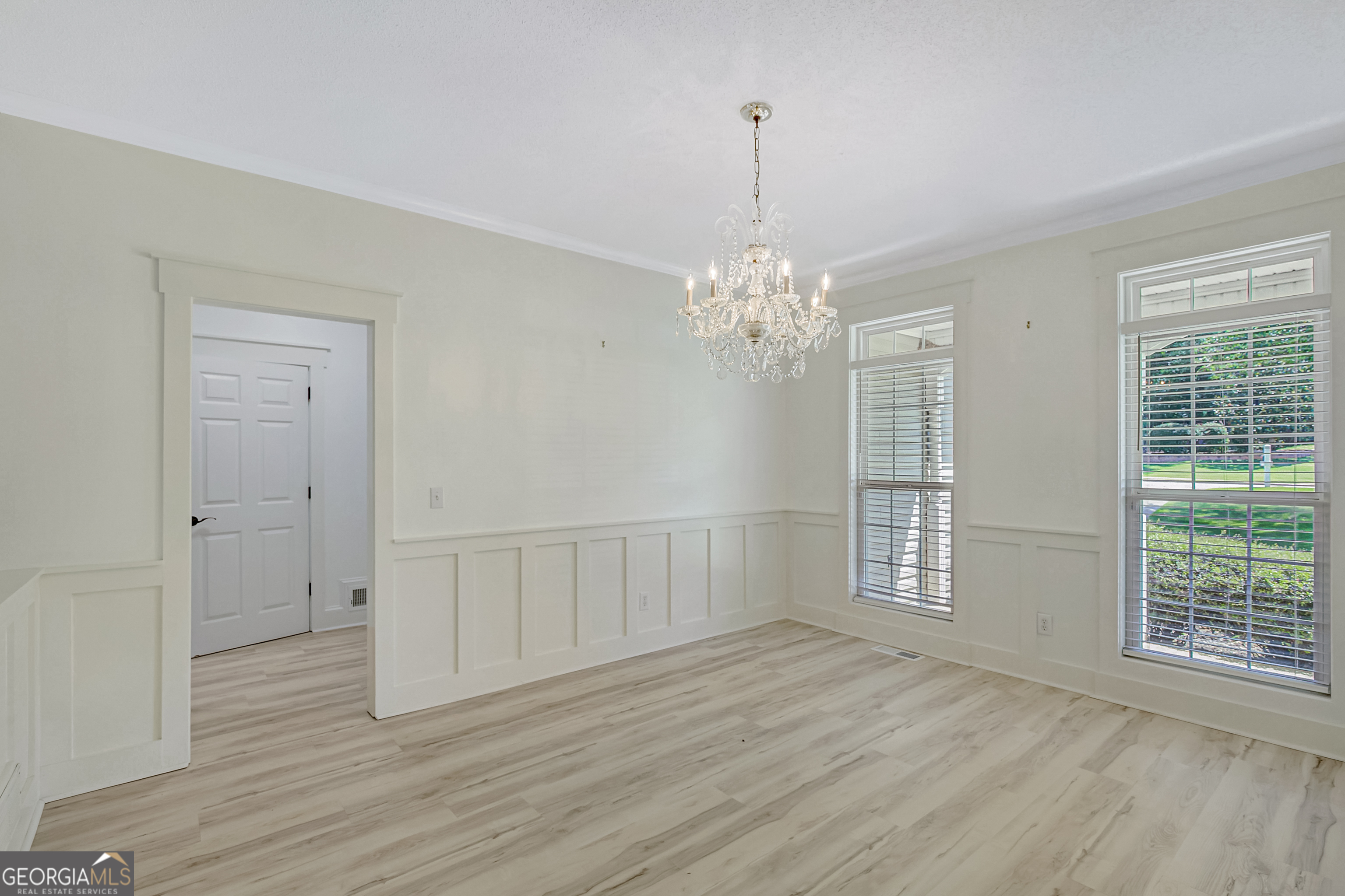 37 Forest Point