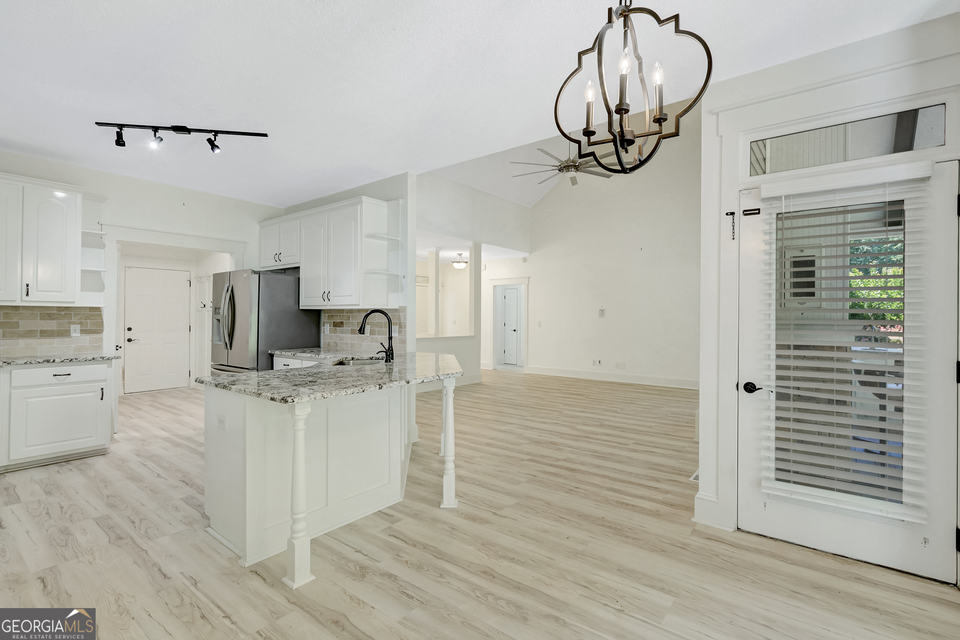 37 Forest Point