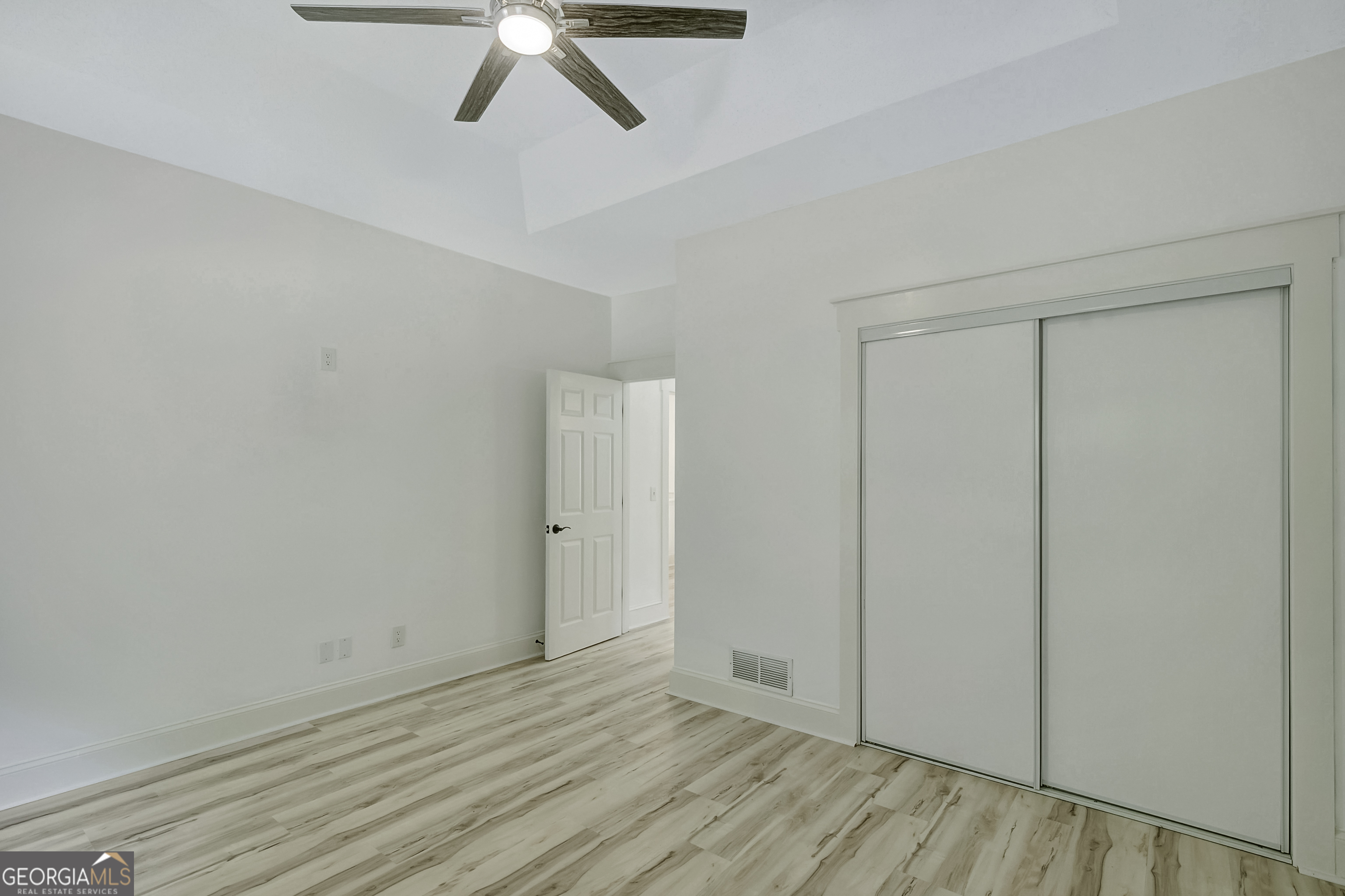 37 Forest Point