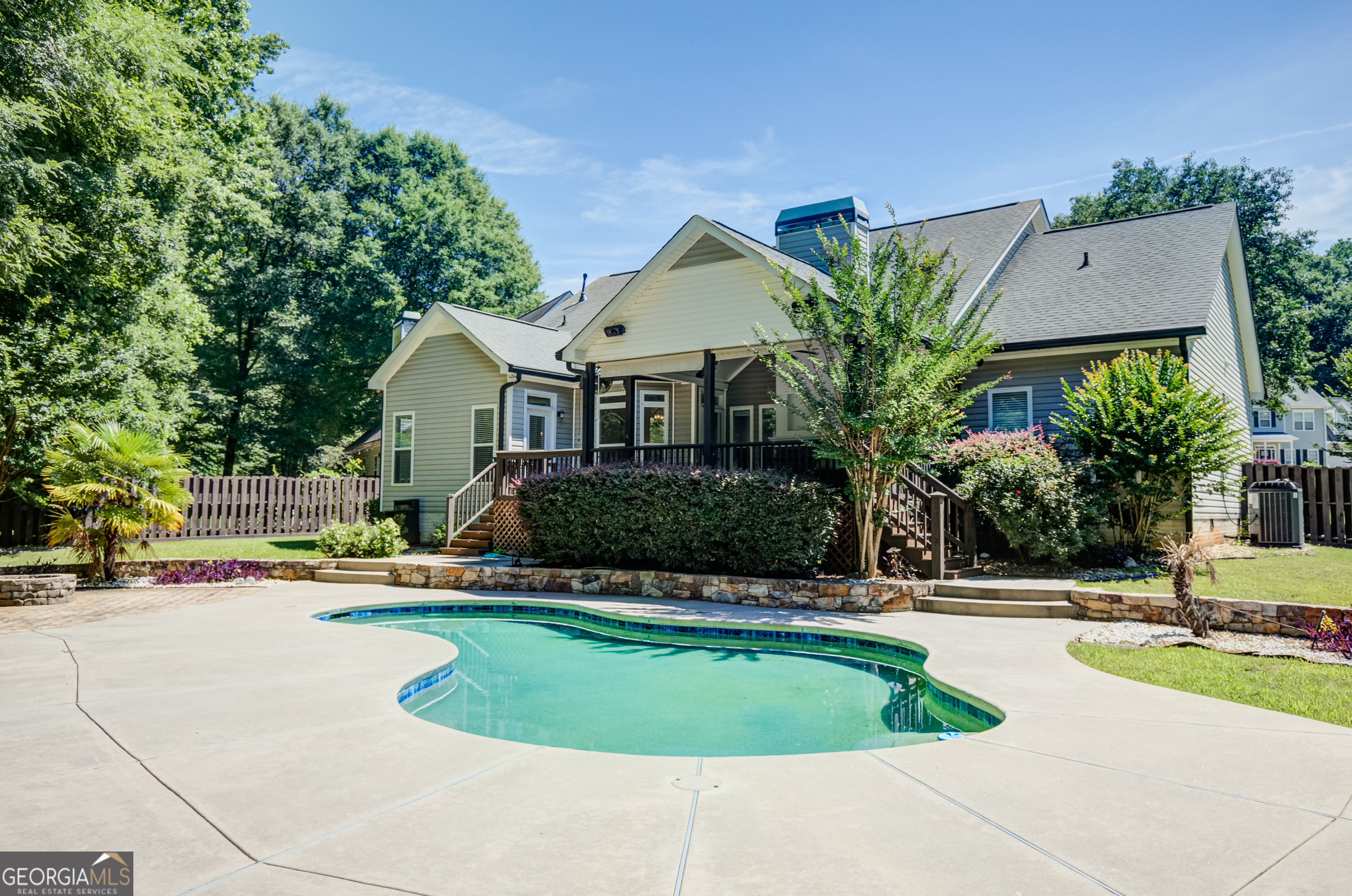 37 Forest Point