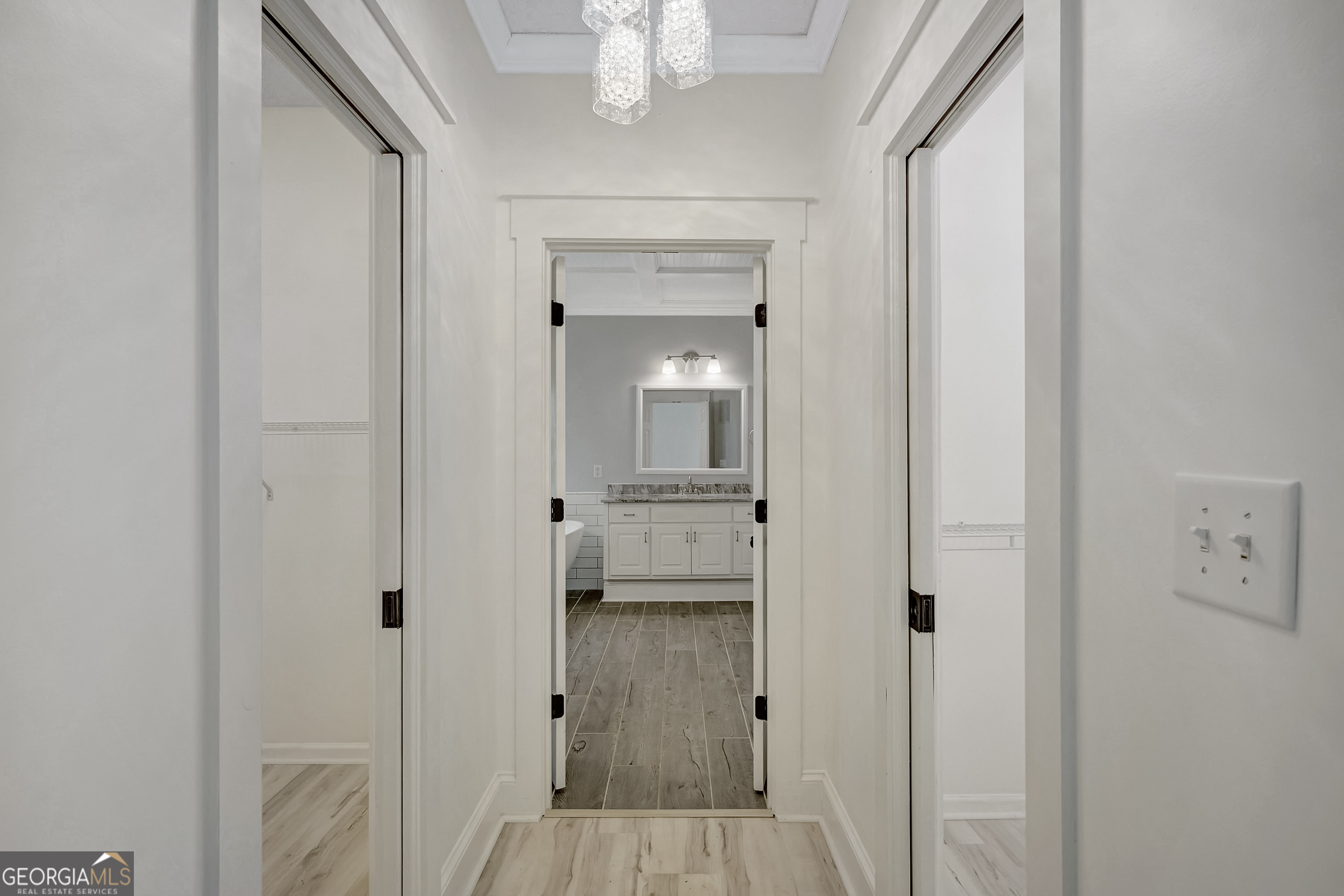 37 Forest Point