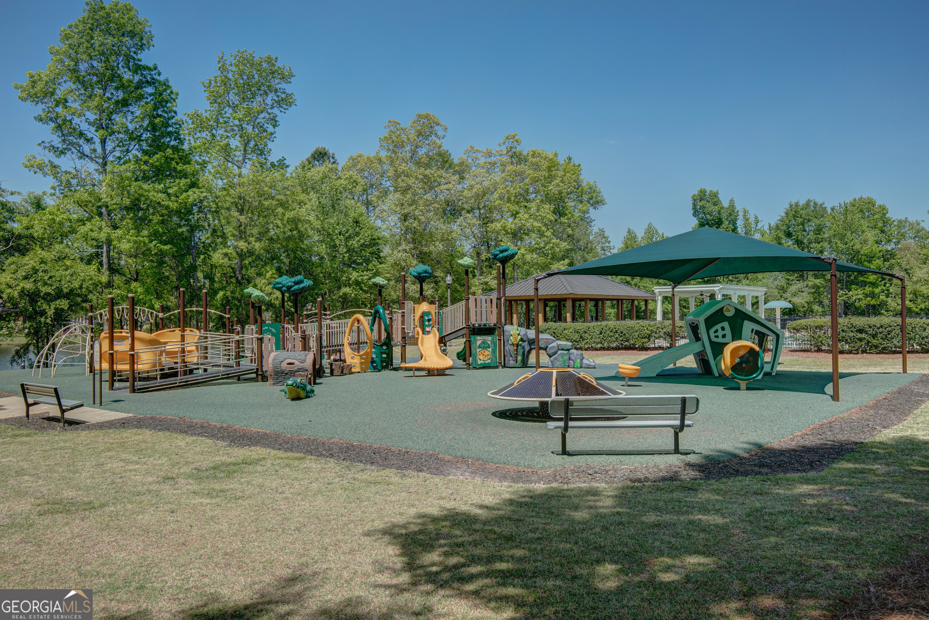 37 Forest Point