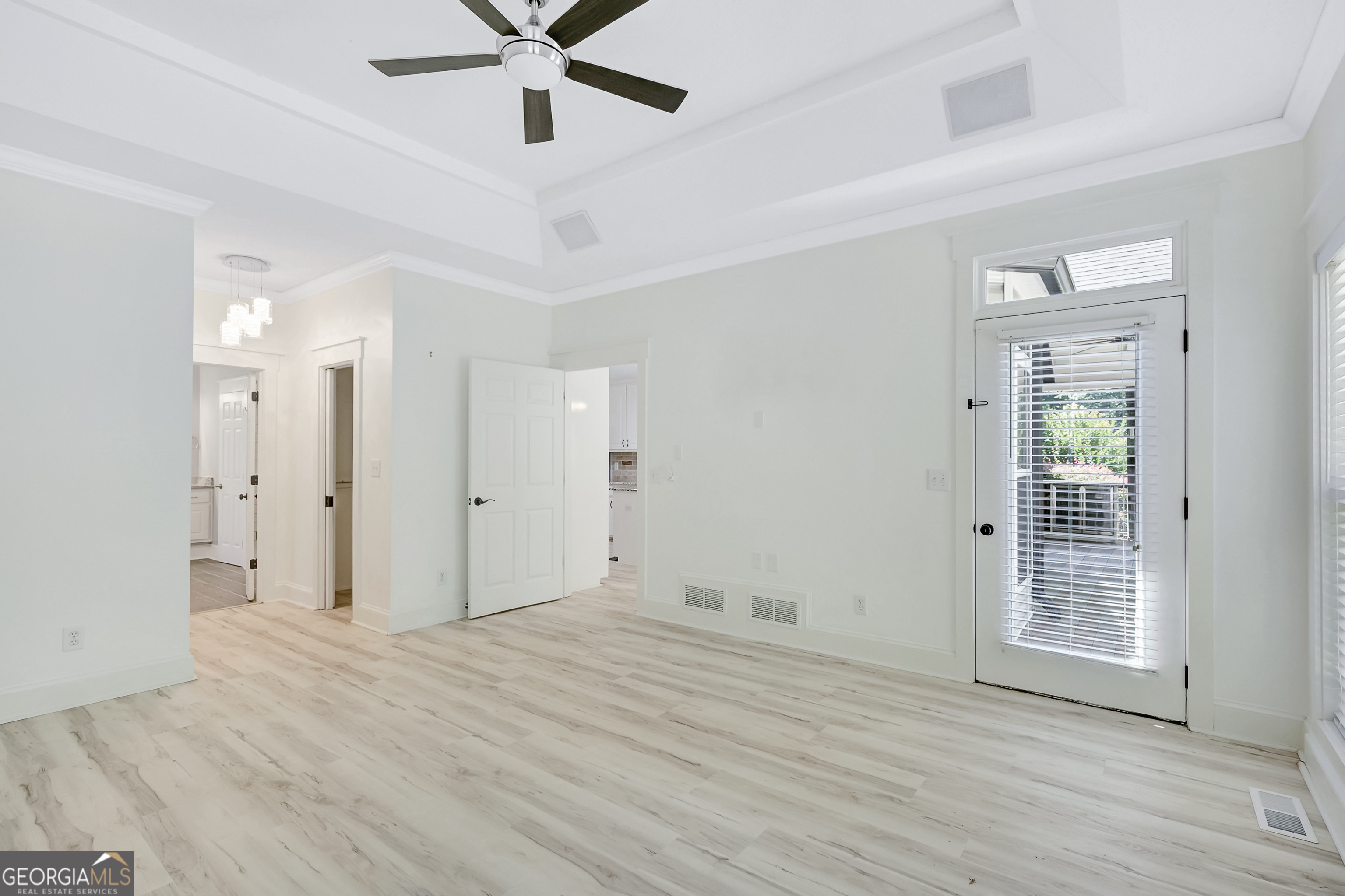 37 Forest Point