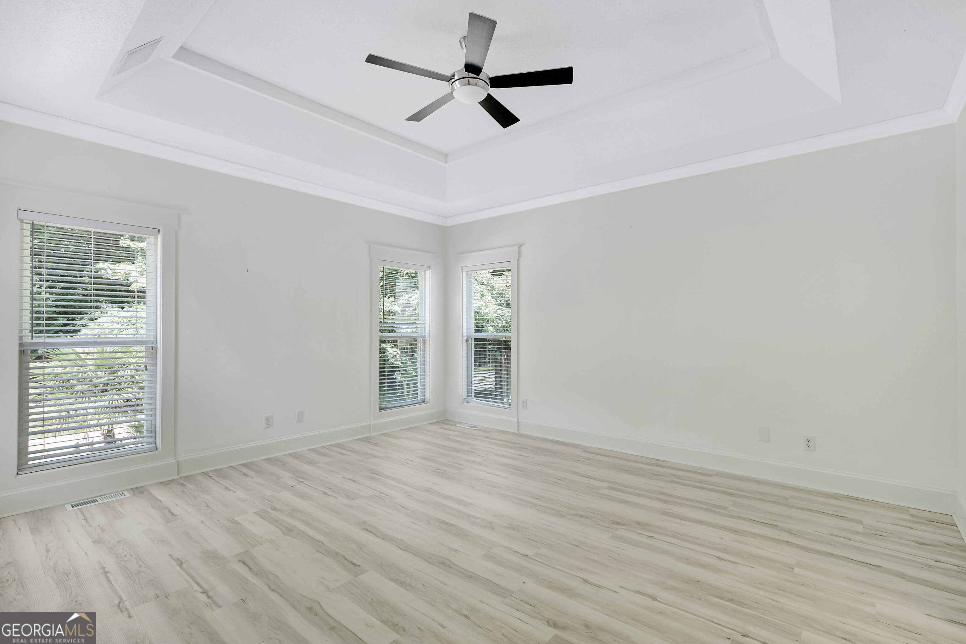 37 Forest Point