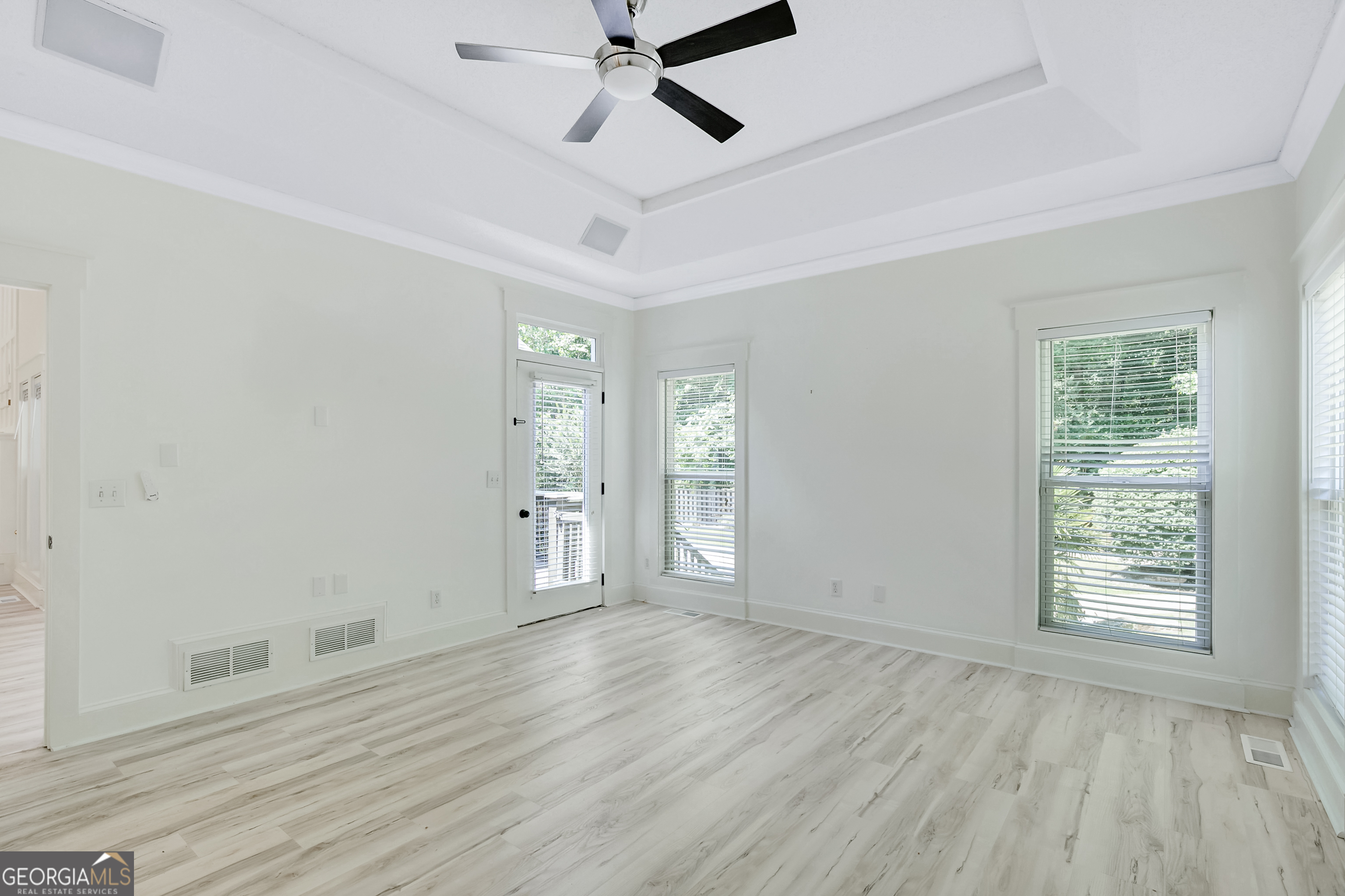 37 Forest Point