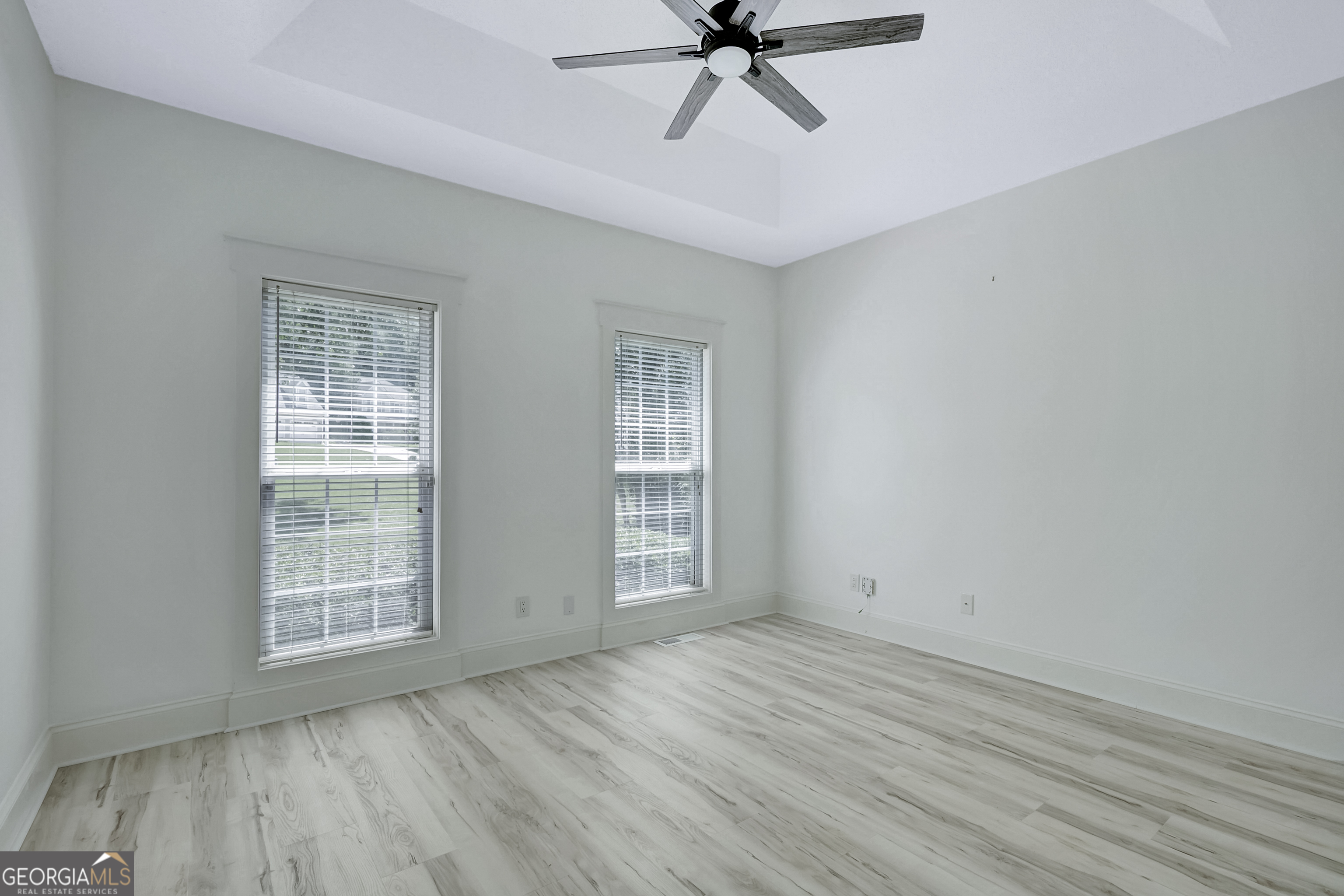 37 Forest Point