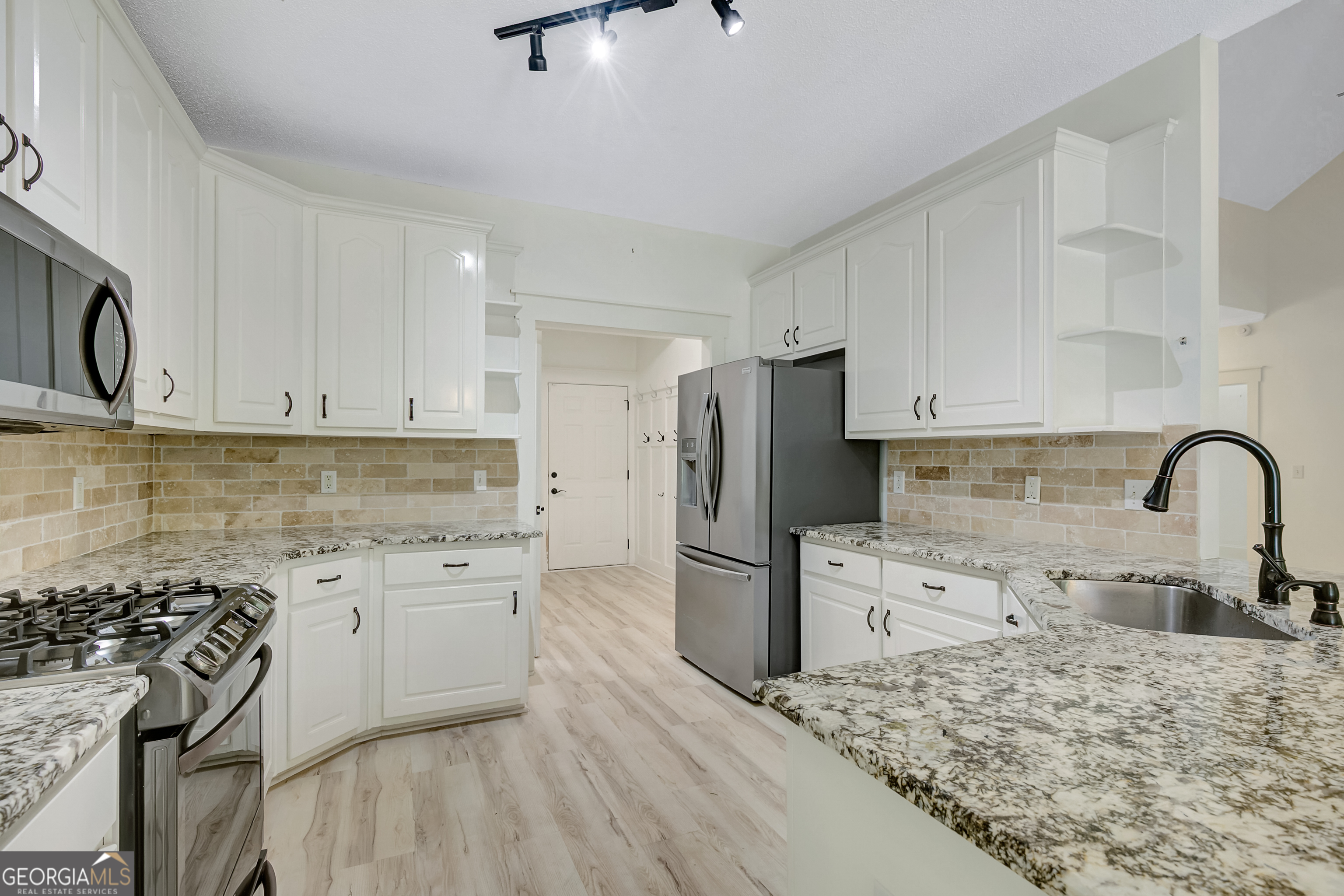 37 Forest Point