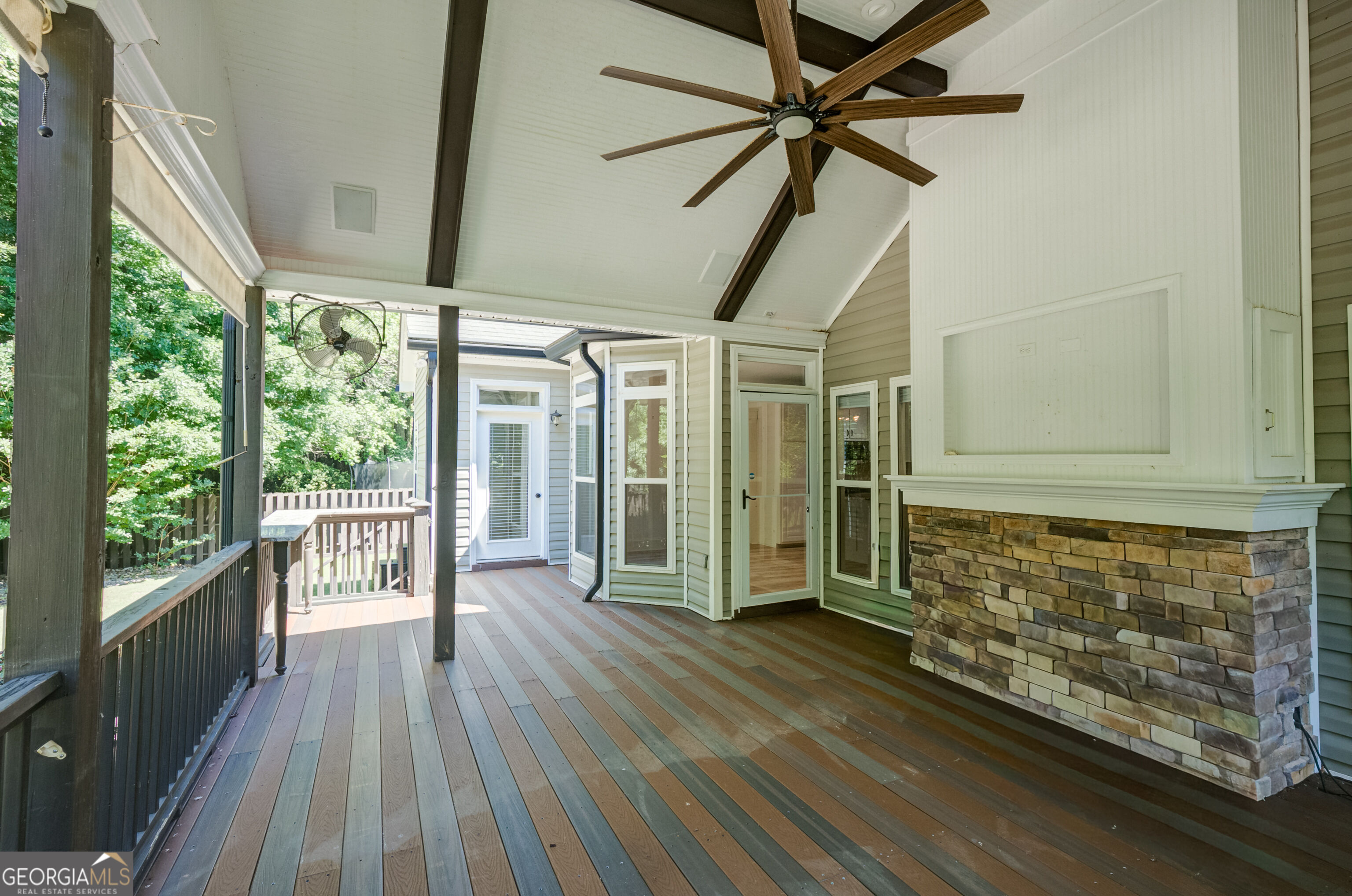 37 Forest Point