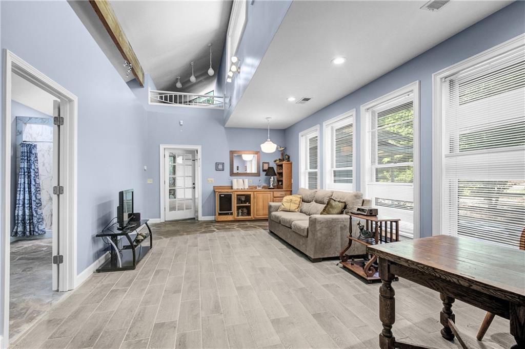 215 Wessmanor Drive