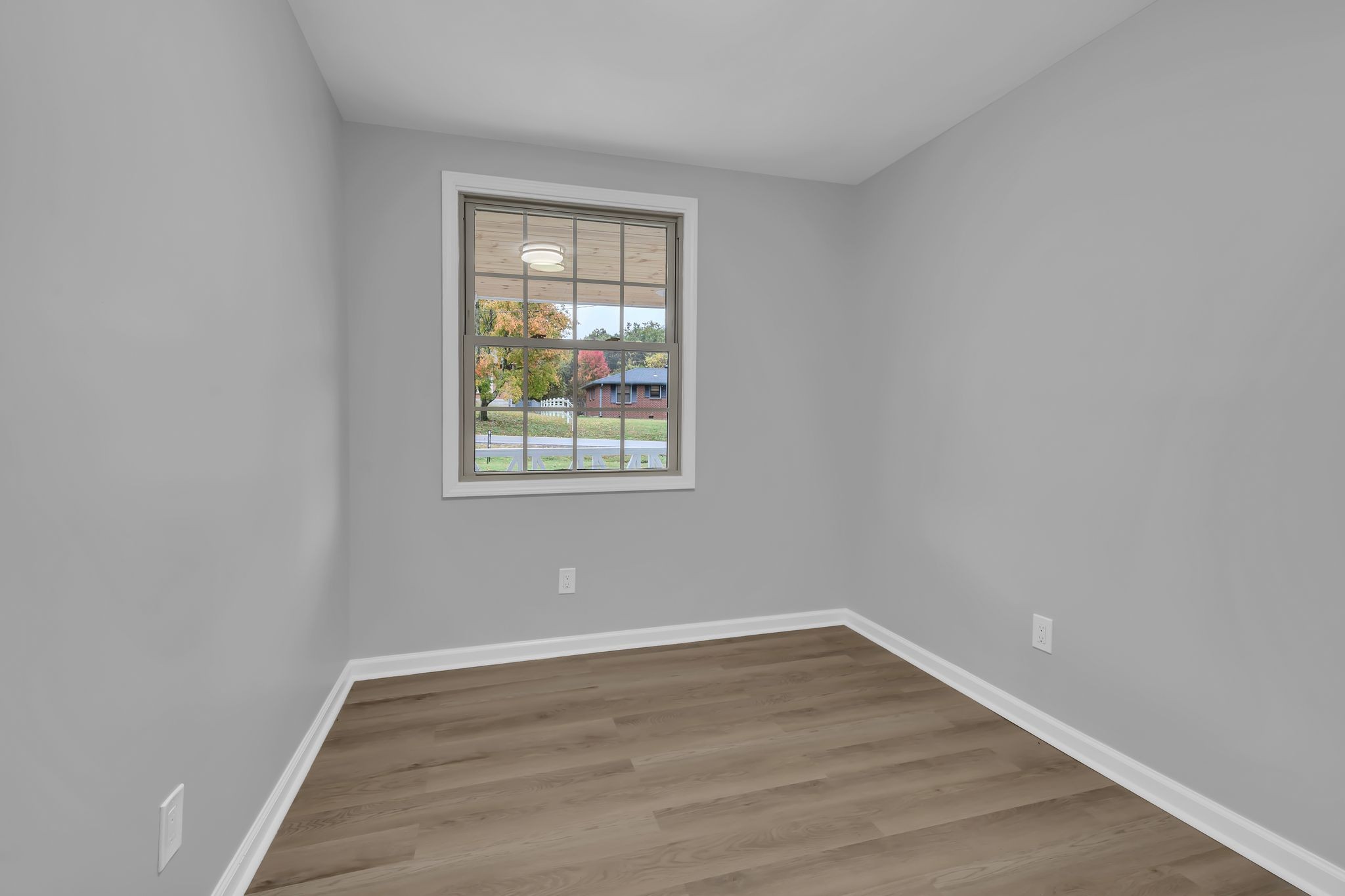 7025 Bonnafair Dr