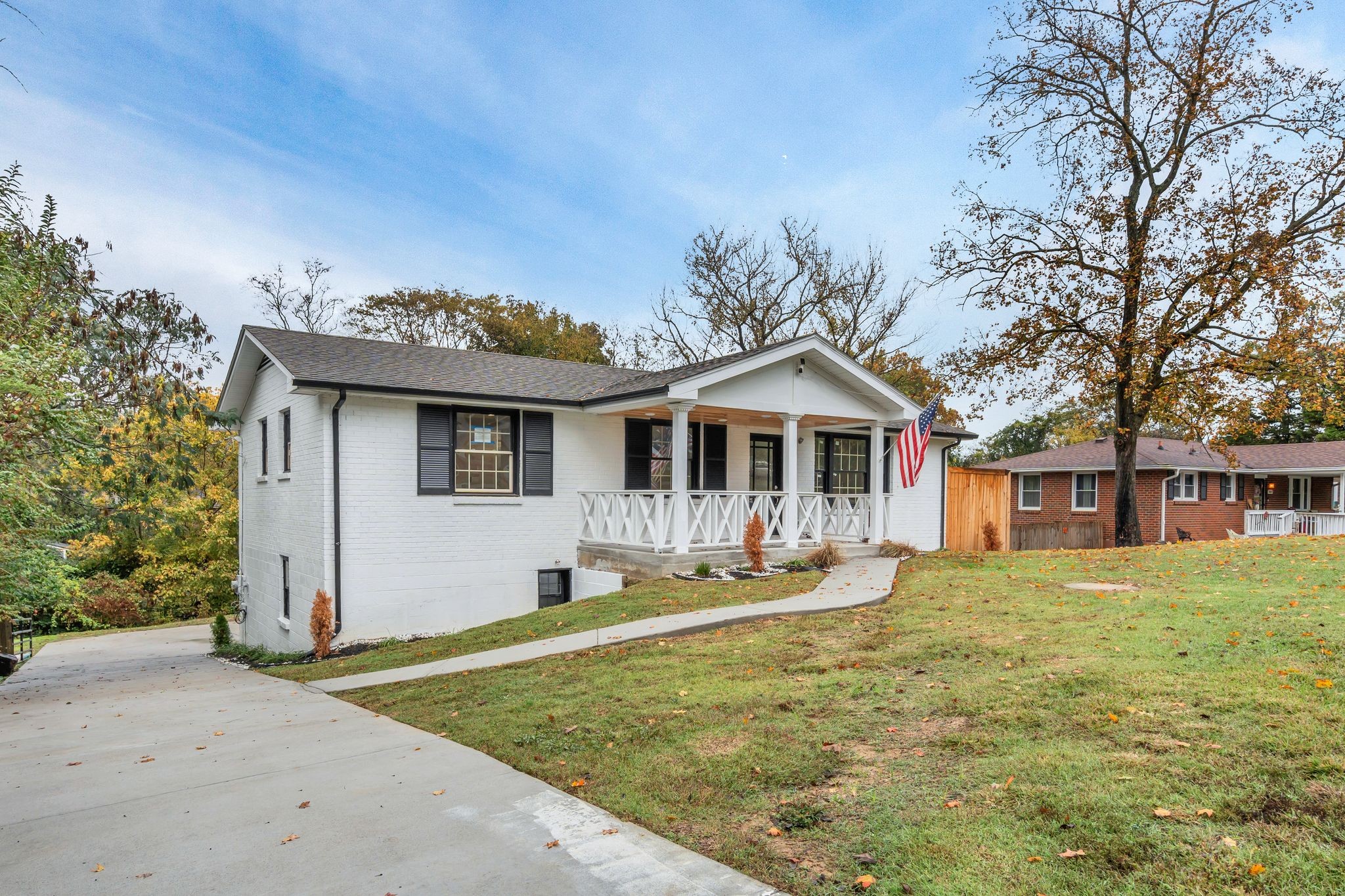 7025 Bonnafair Dr