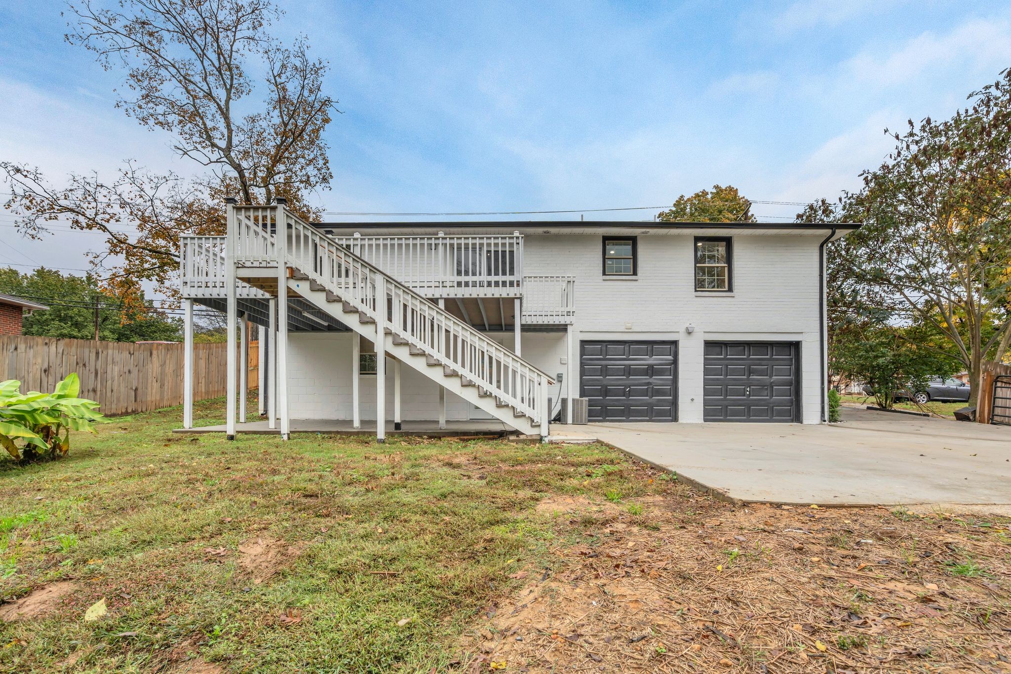 7025 Bonnafair Dr