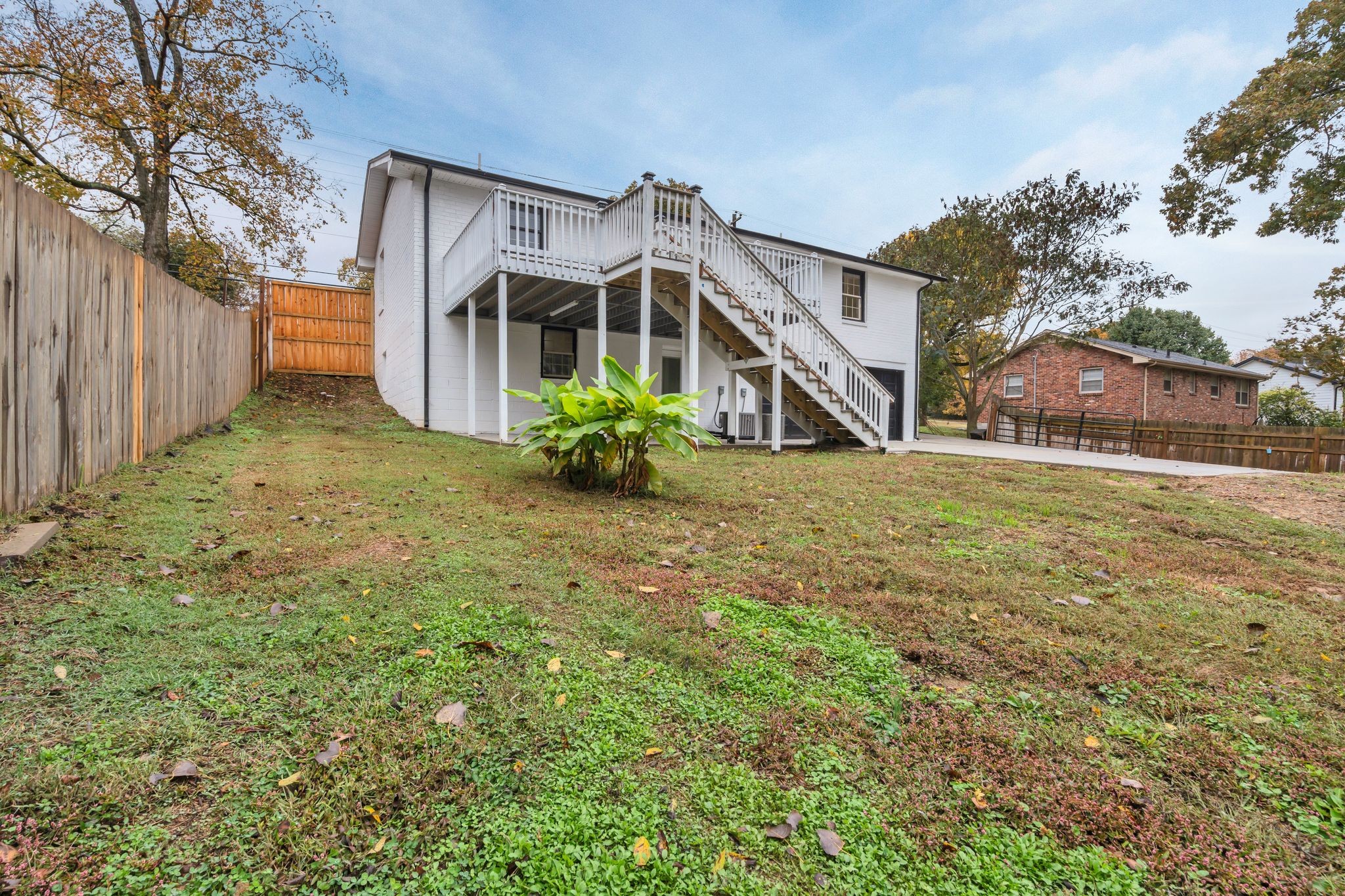 7025 Bonnafair Dr