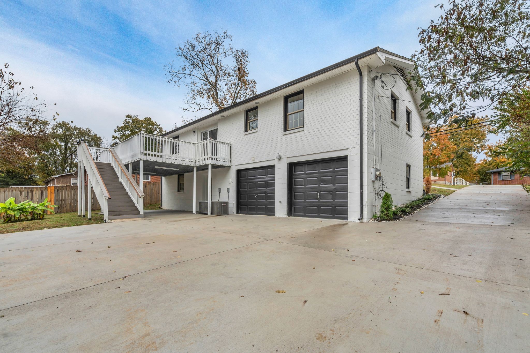 7025 Bonnafair Dr