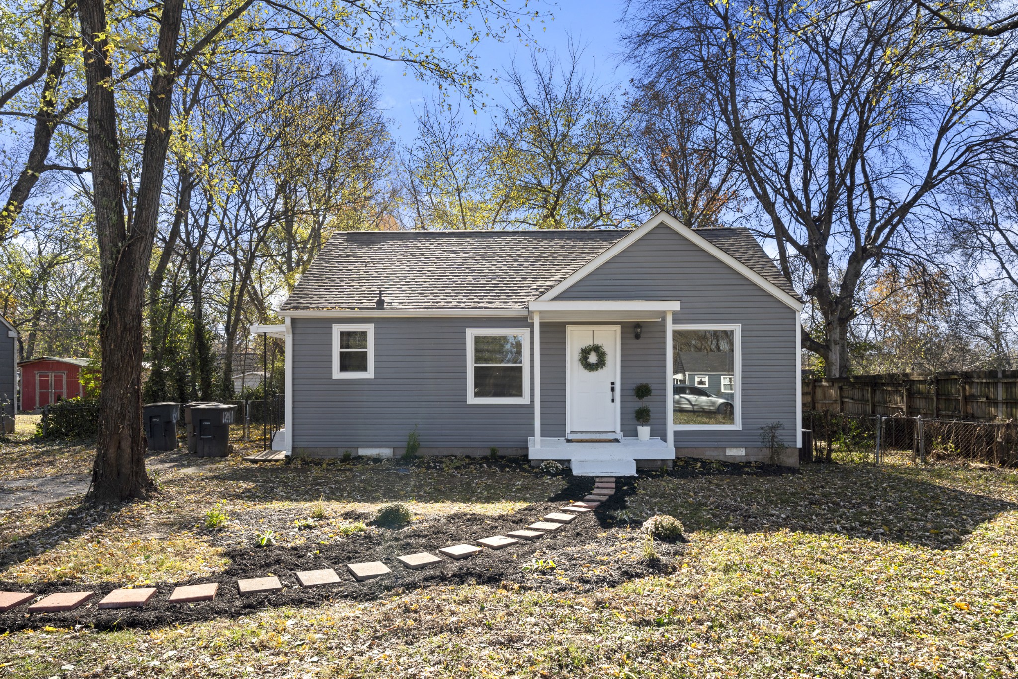 1211 Thompson Pl