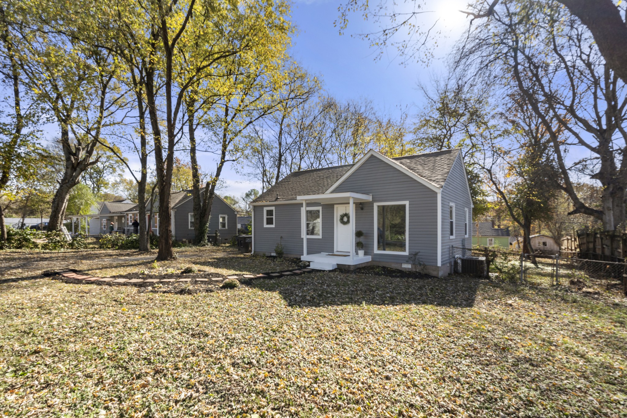 1211 Thompson Pl