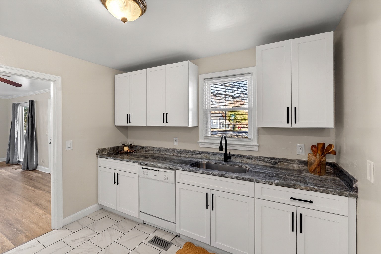 1211 Thompson Pl