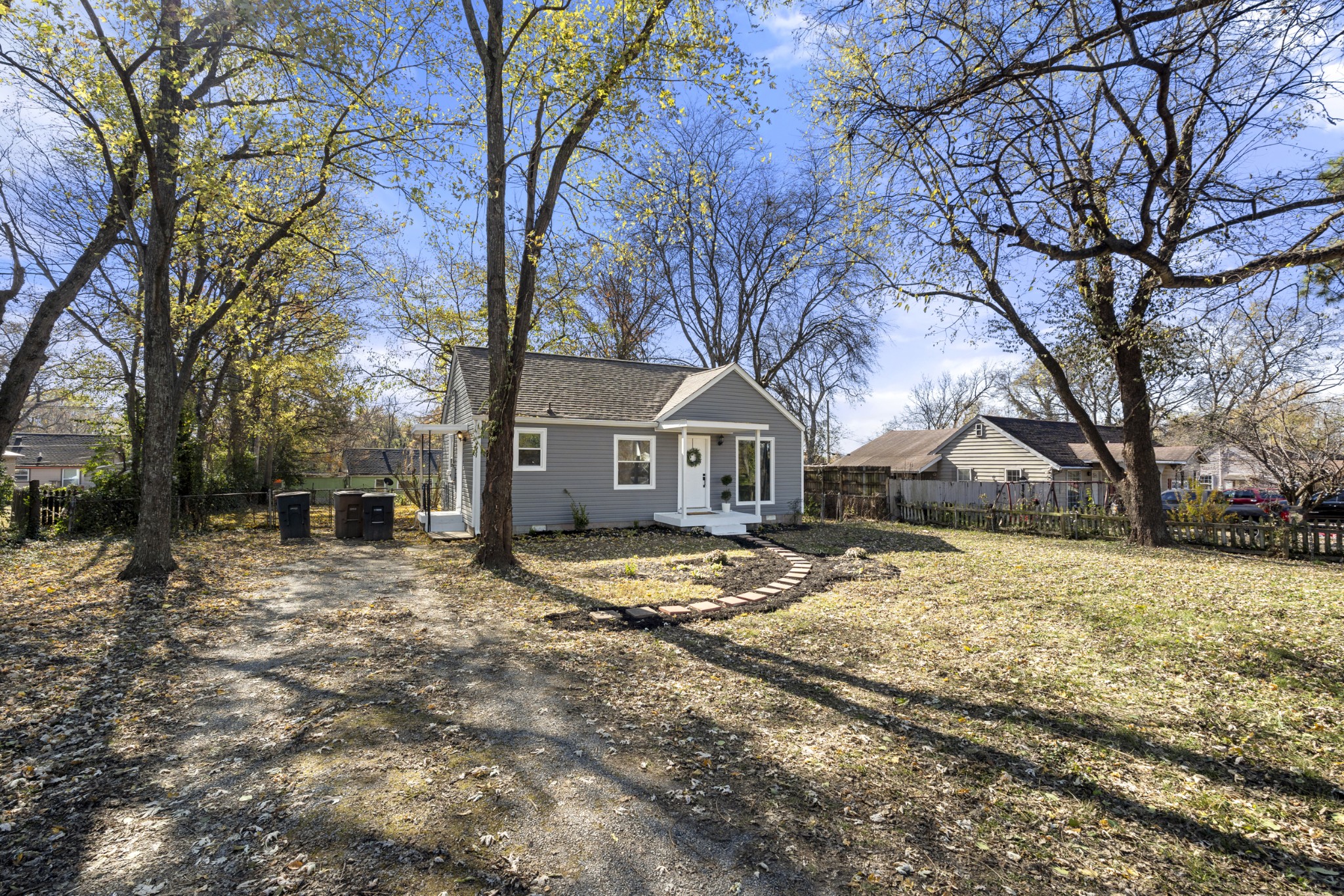 1211 Thompson Pl