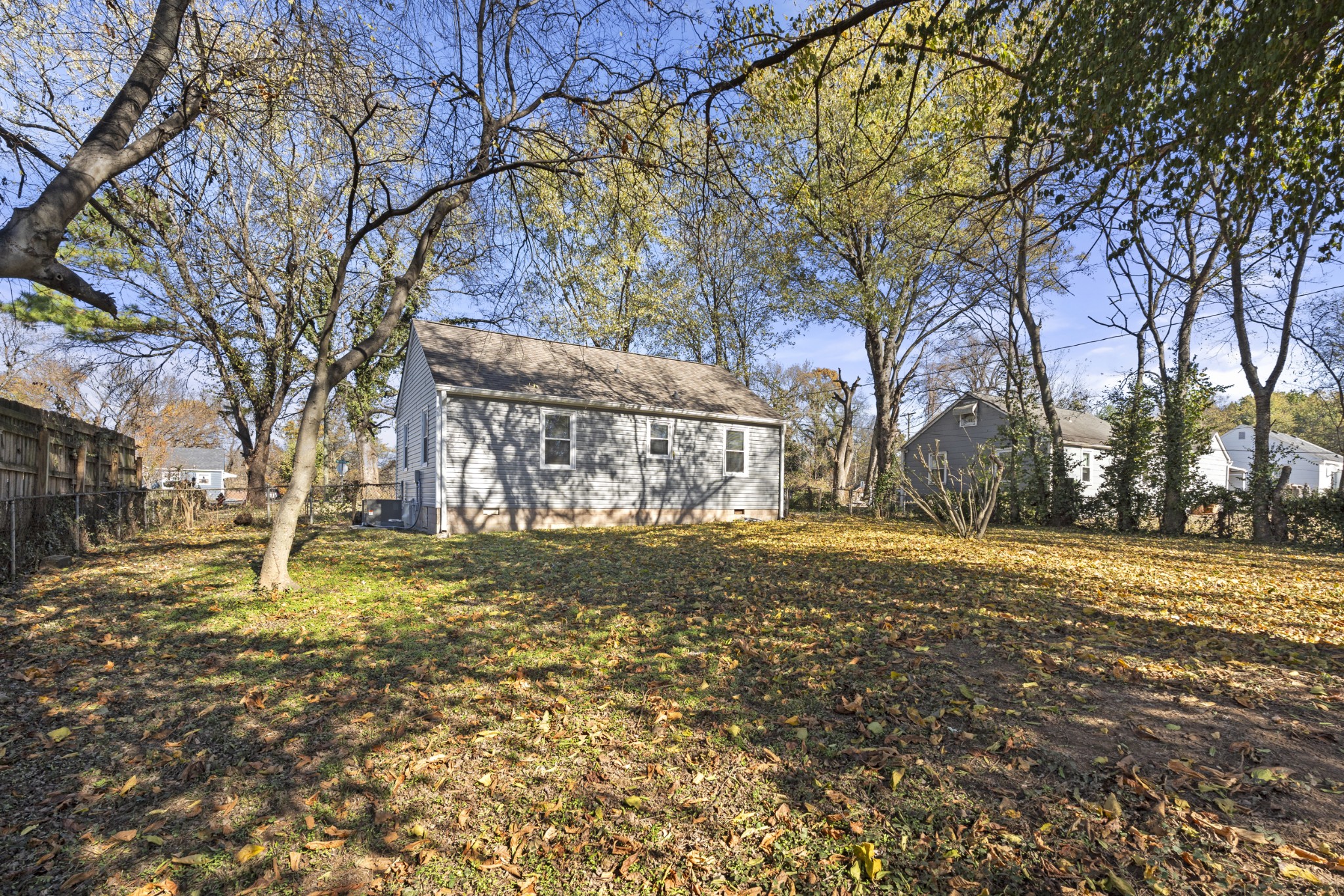 1211 Thompson Pl