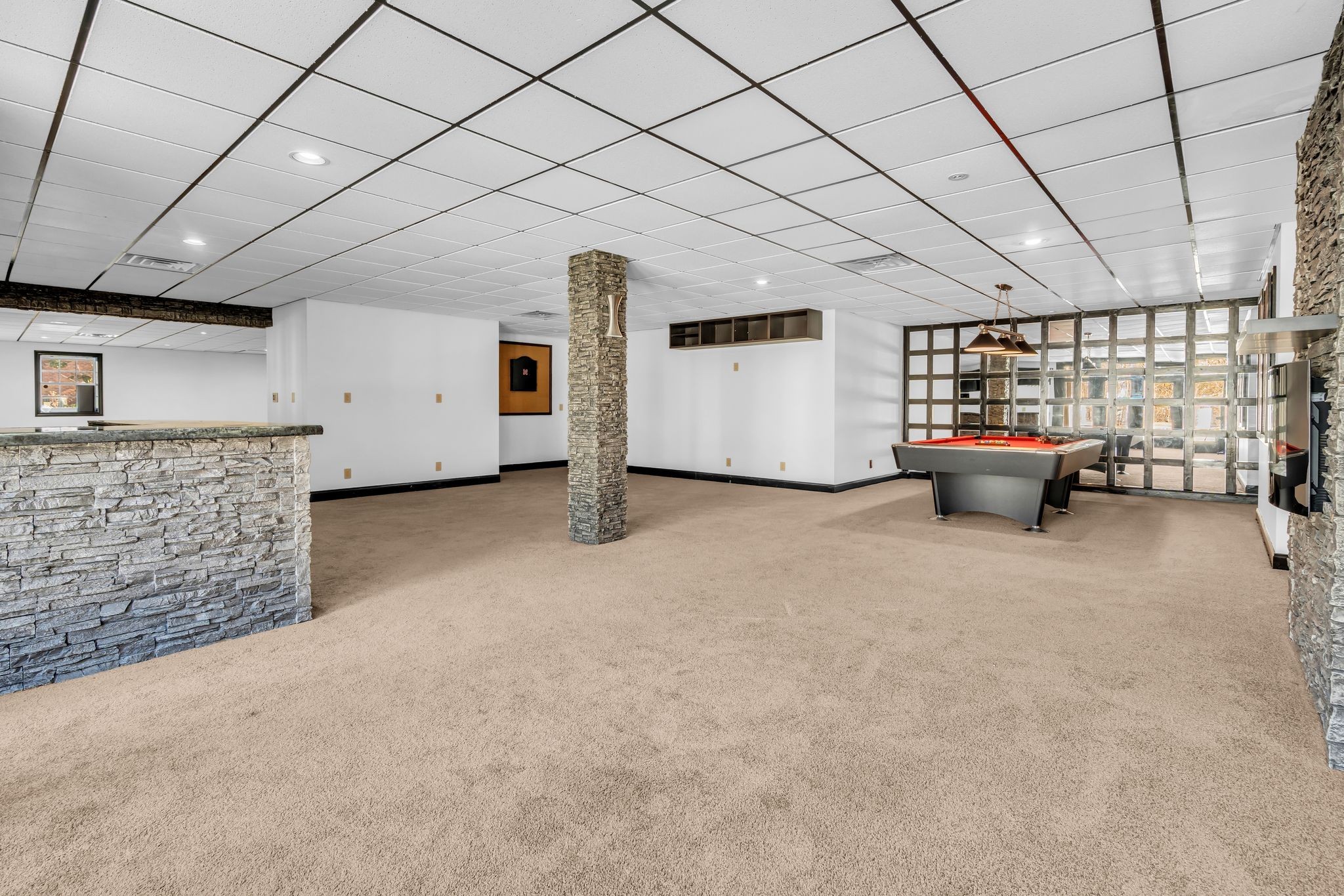 1094 Paradise Dr