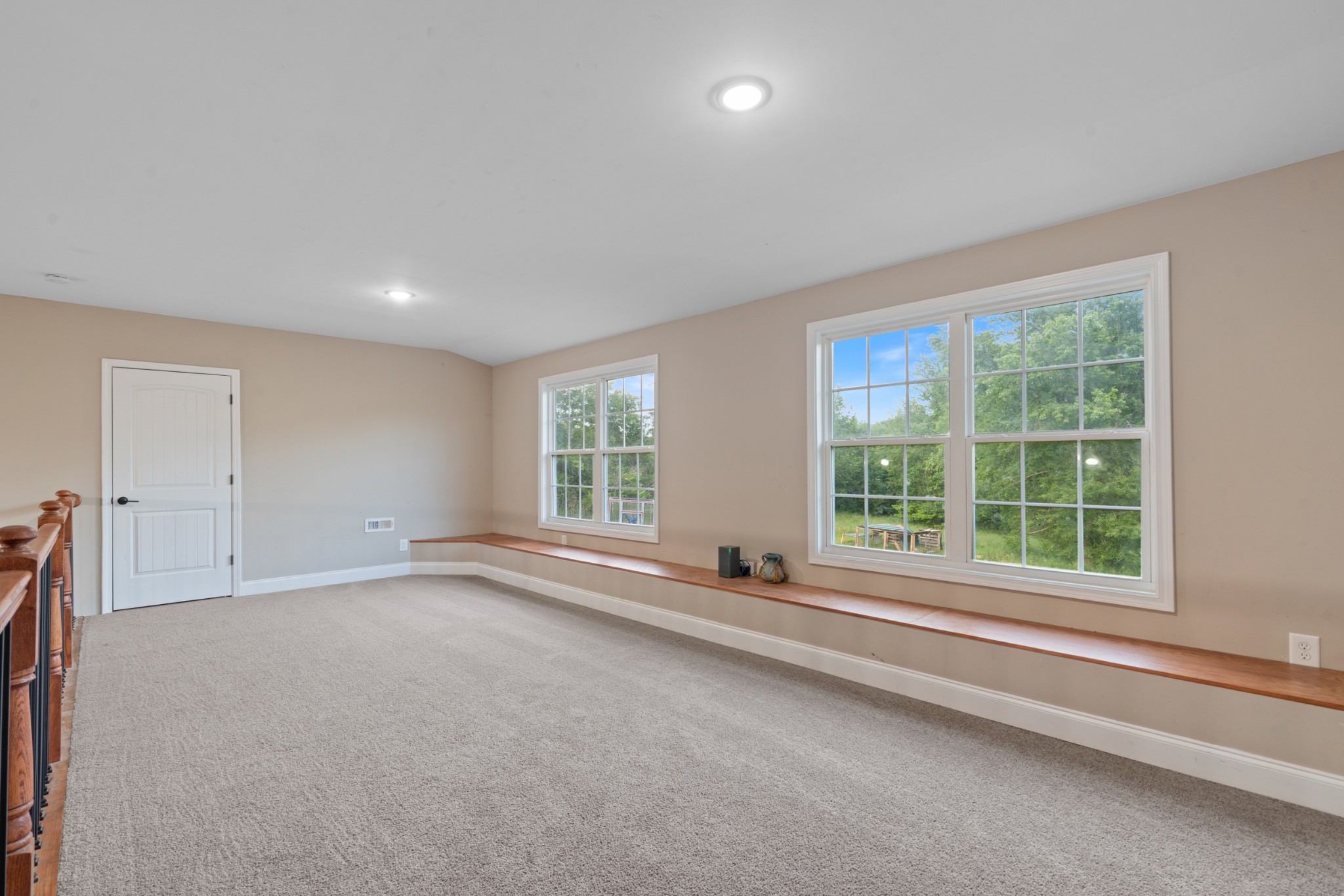 1027 Lockridge Ln