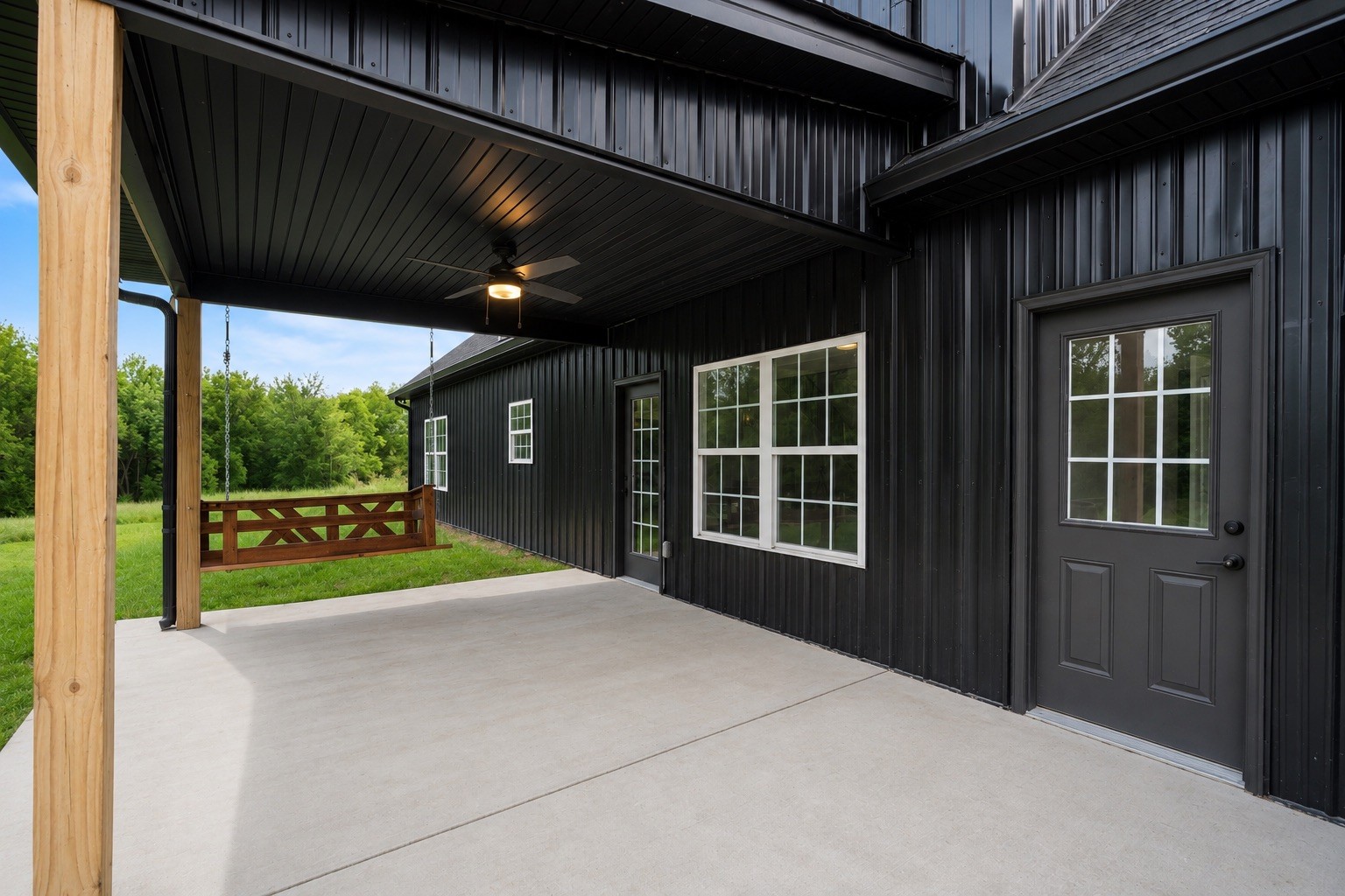 1027 Lockridge Ln