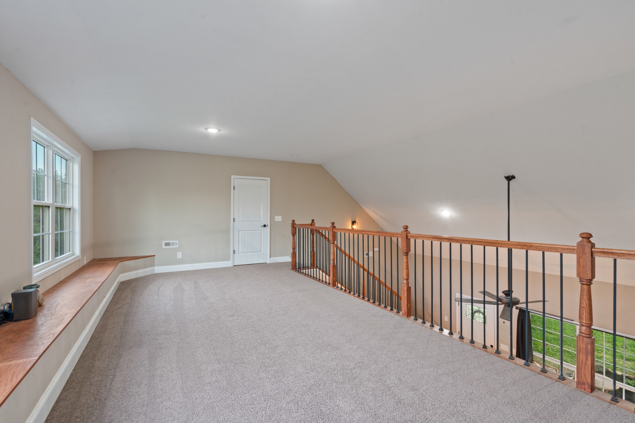 1027 Lockridge Ln