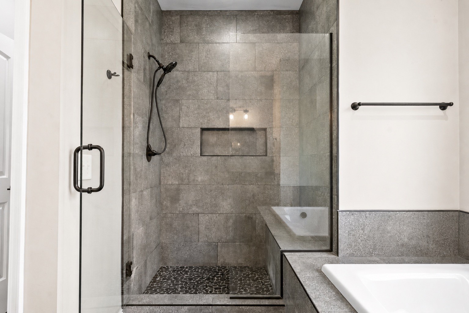 1027 Lockridge Ln