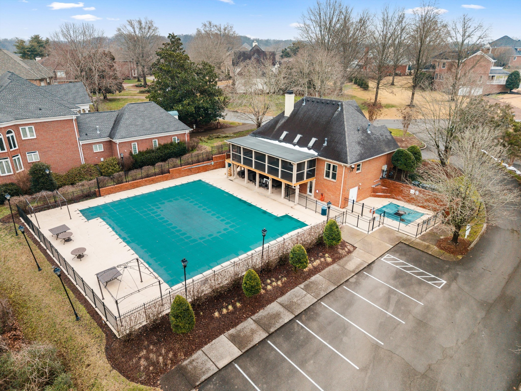 601 Ward Cir