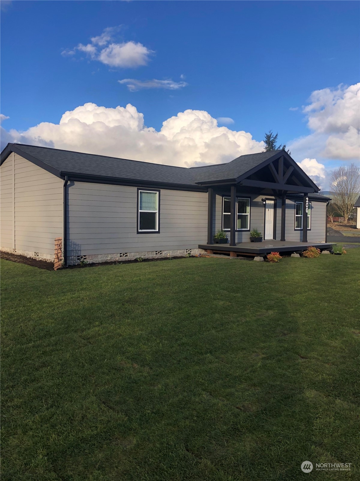 206 Mossyrock Road W