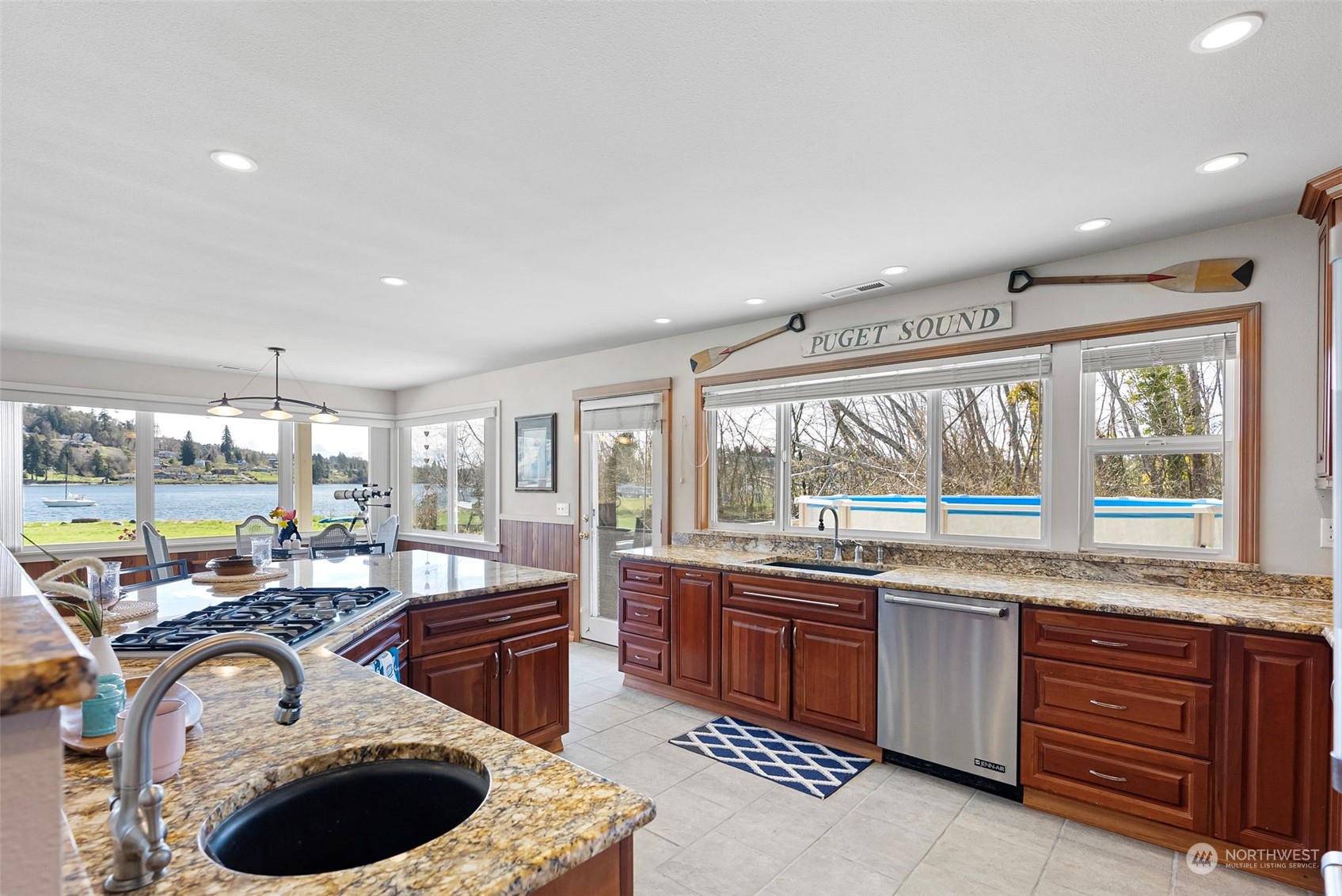 1000 NW Sparrow Way