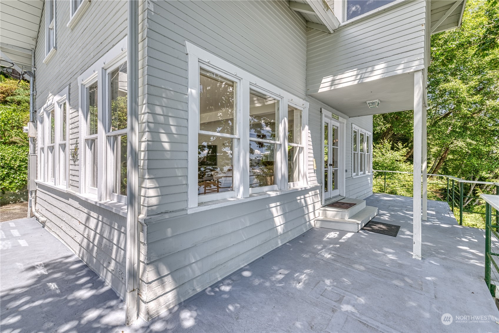 1231 Maplewood Beach Drive NW