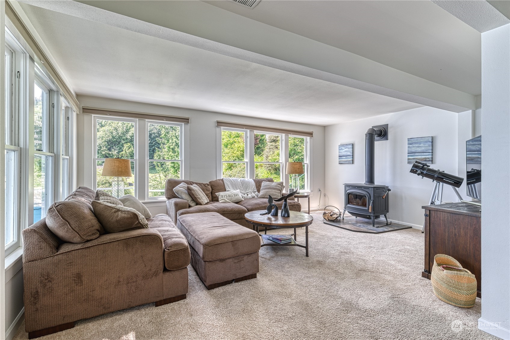 1231 Maplewood Beach Drive NW