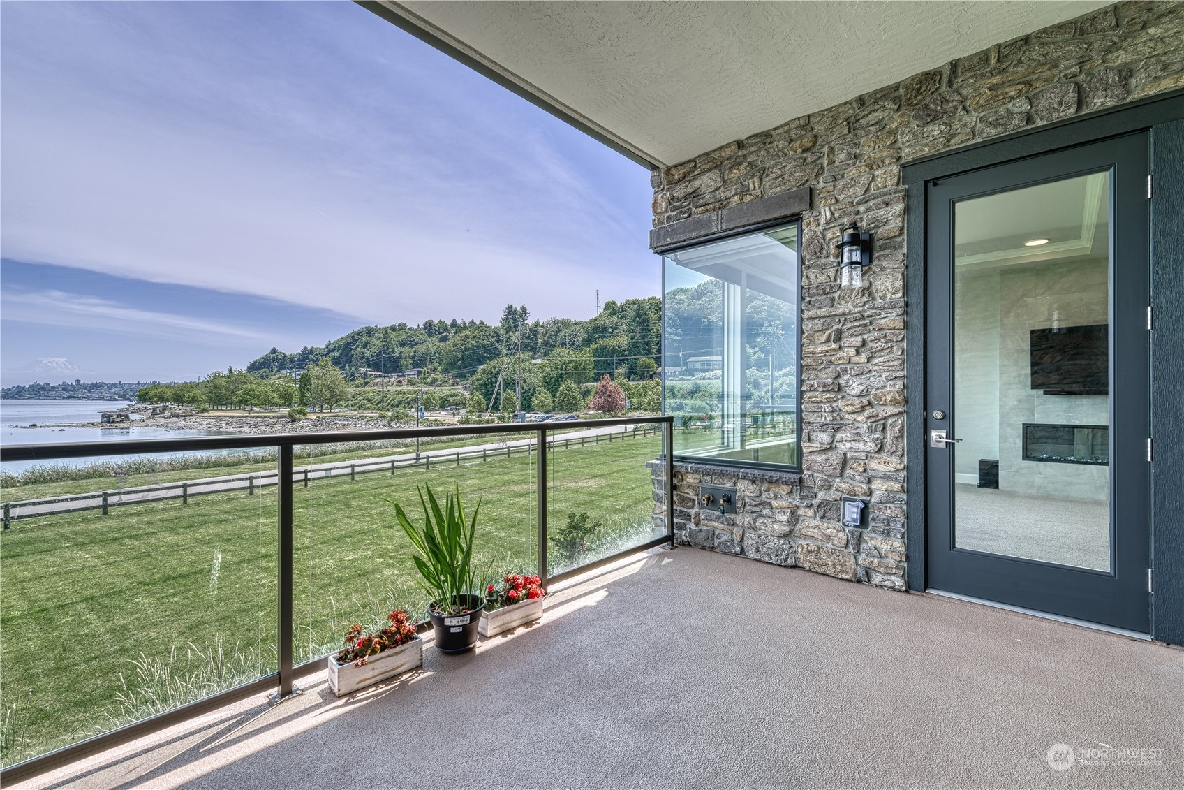 4907 Main Street Unit: 216
