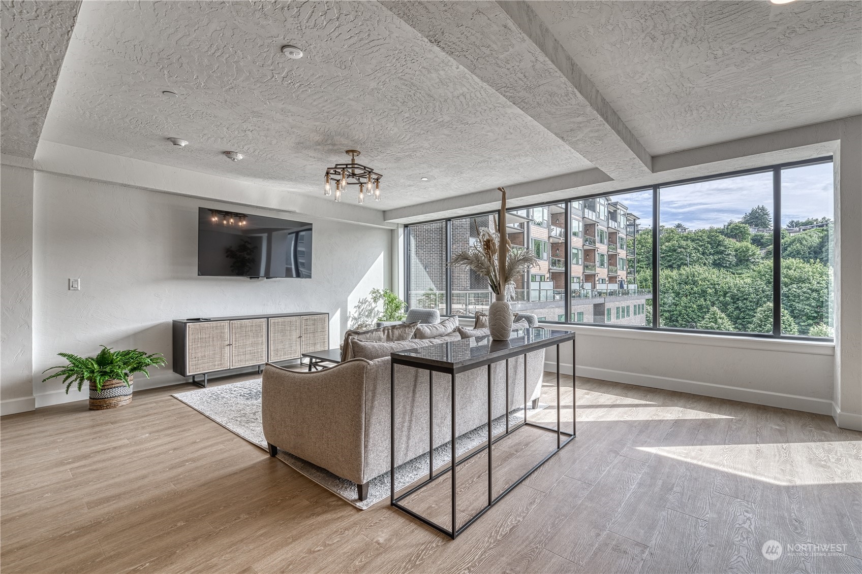 4907 Main Street Unit: 216