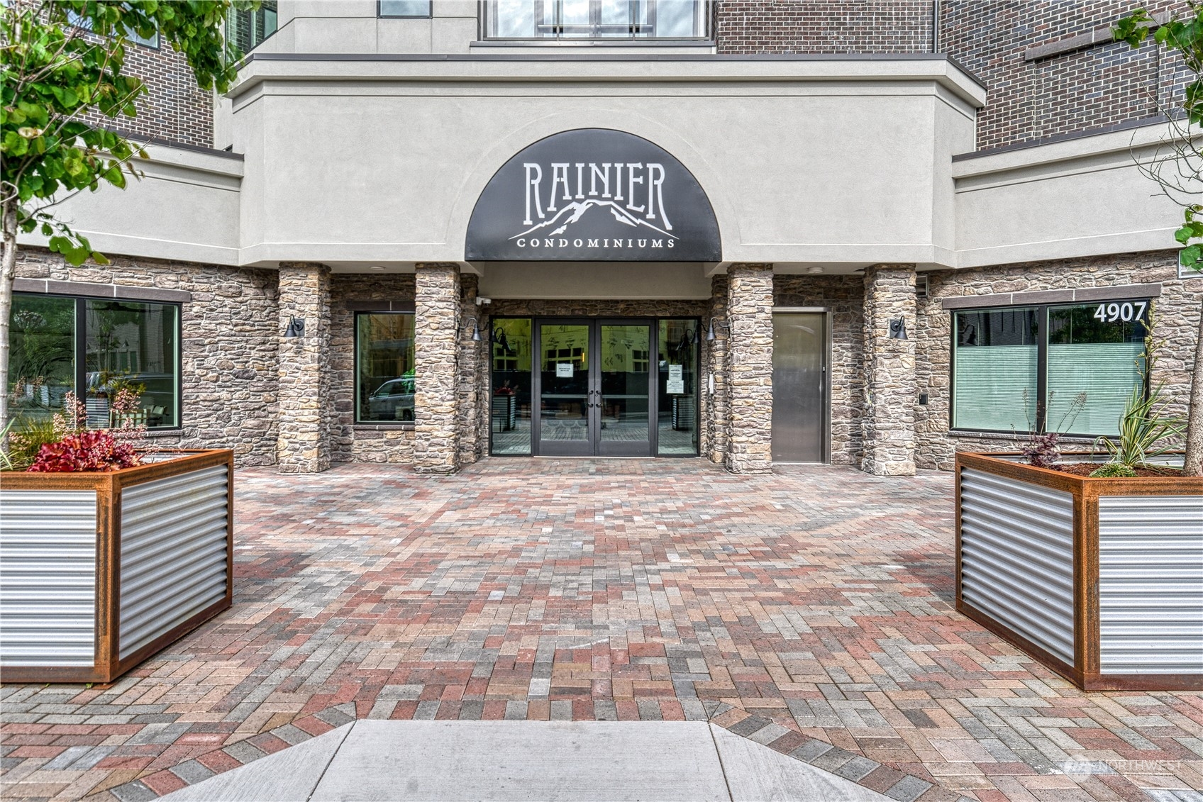4907 Main Street Unit: 216