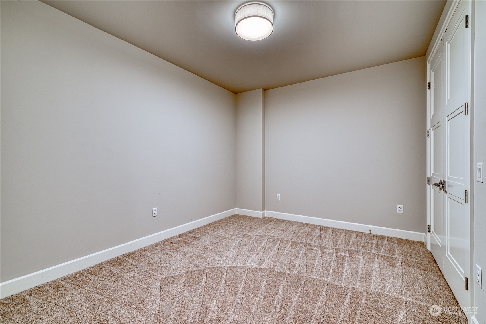 4907 Main Street Unit: 216