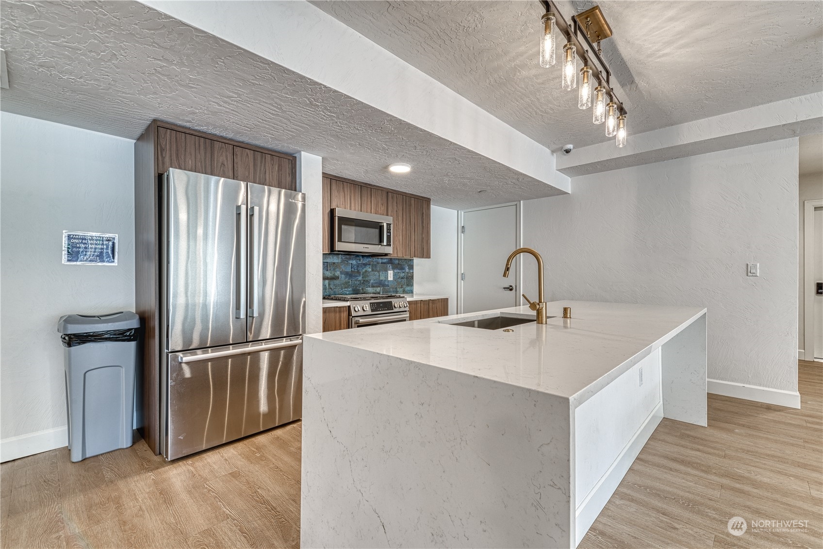 4907 Main Street Unit: 216