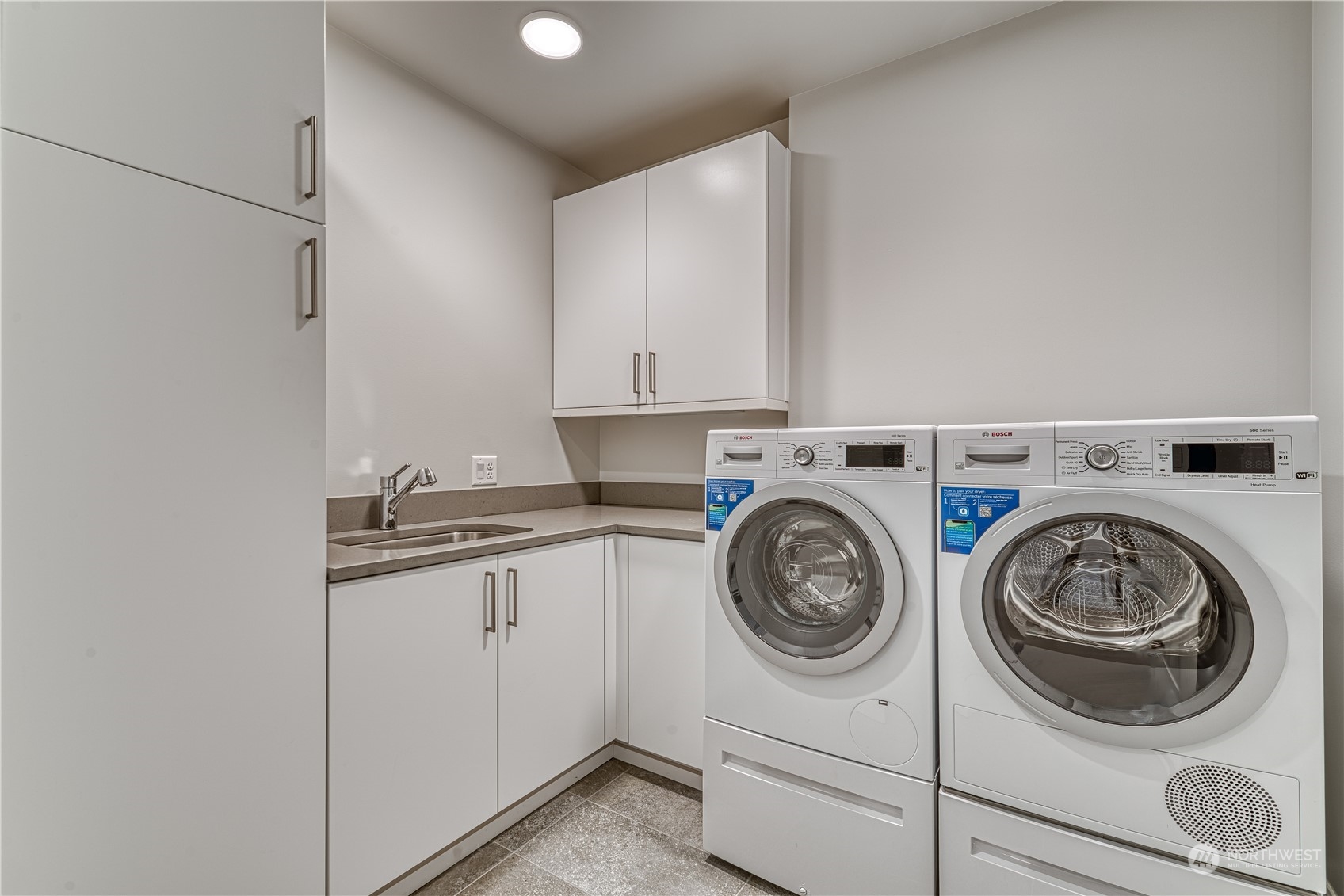 4907 Main Street Unit: 216