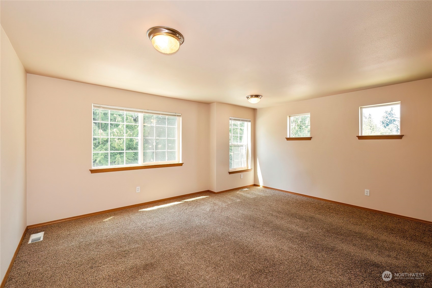 7618 Berkeley Place NE