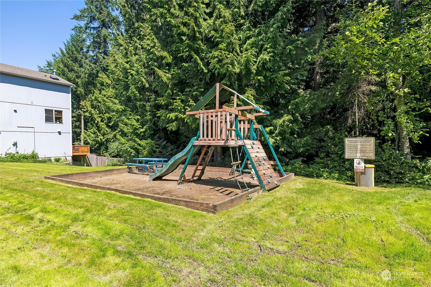 7618 Berkeley Place NE