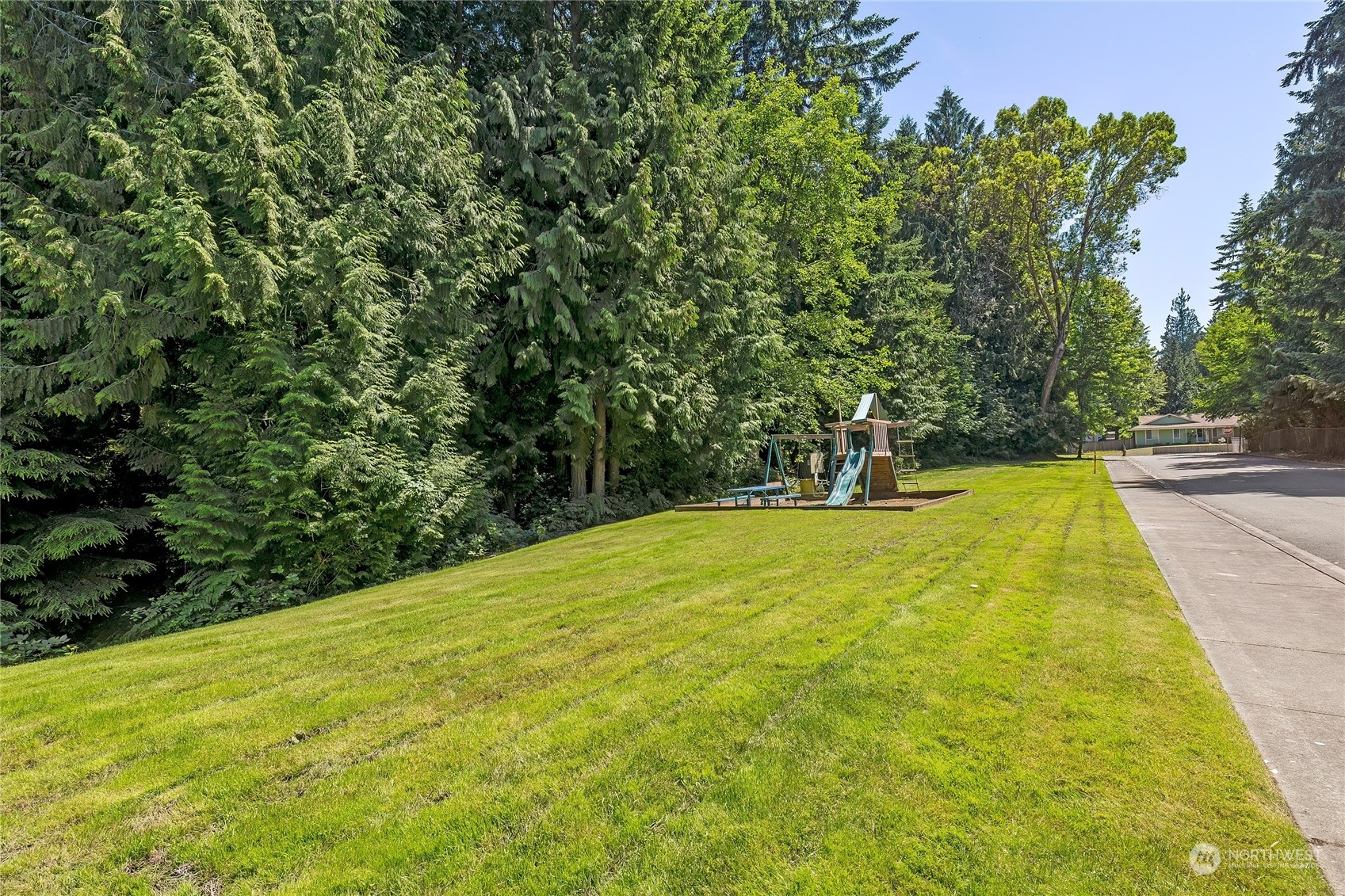 7618 Berkeley Place NE