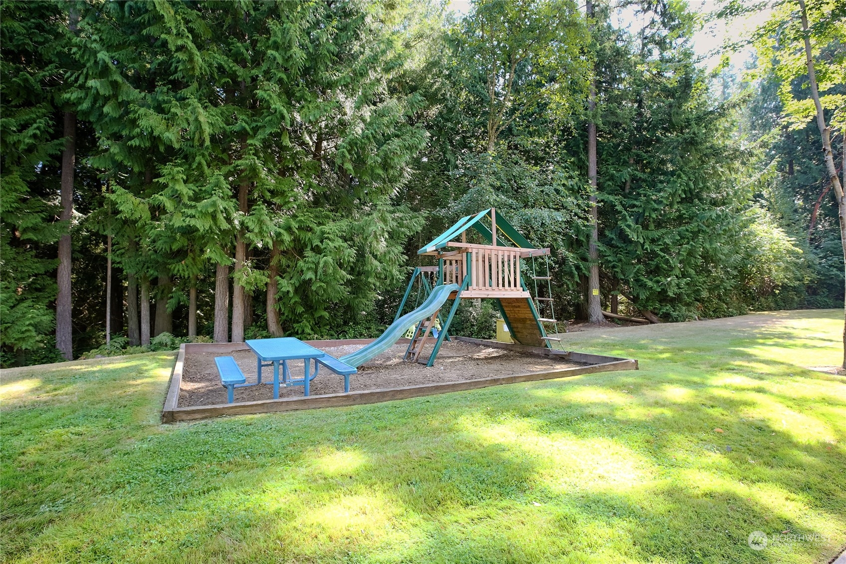 7618 Berkeley Place NE