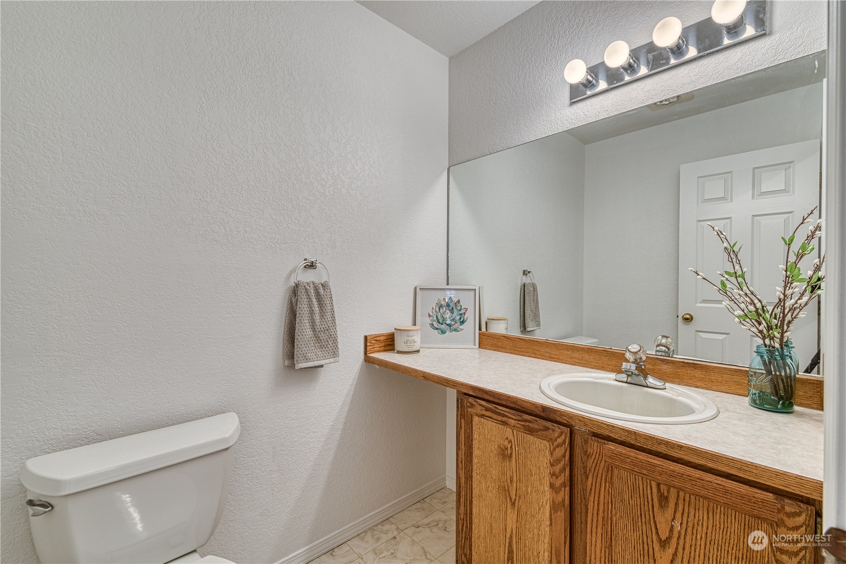 1611 England Lane NW