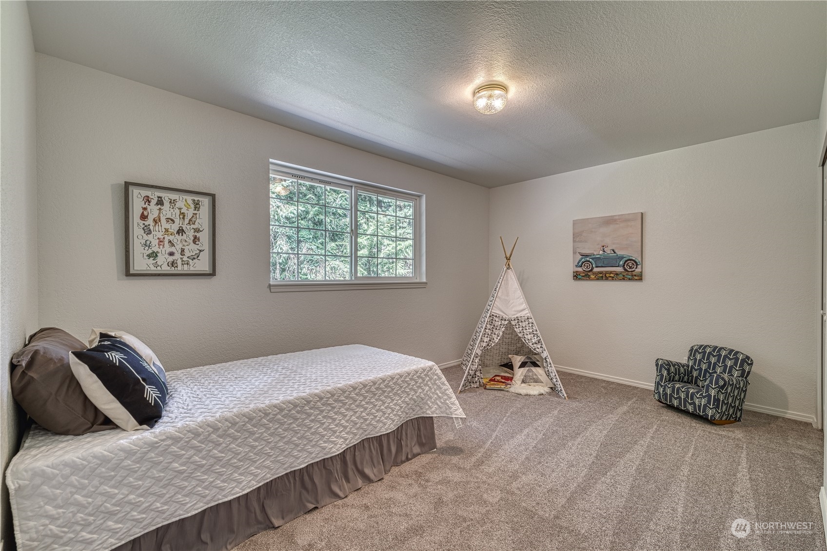 1611 England Lane NW