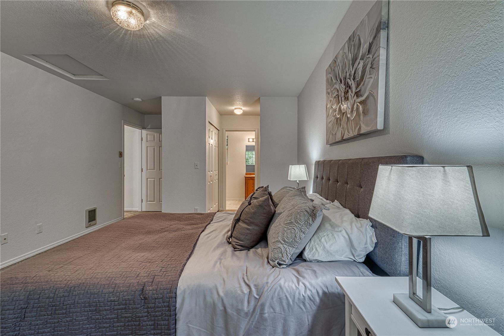 1611 England Lane NW